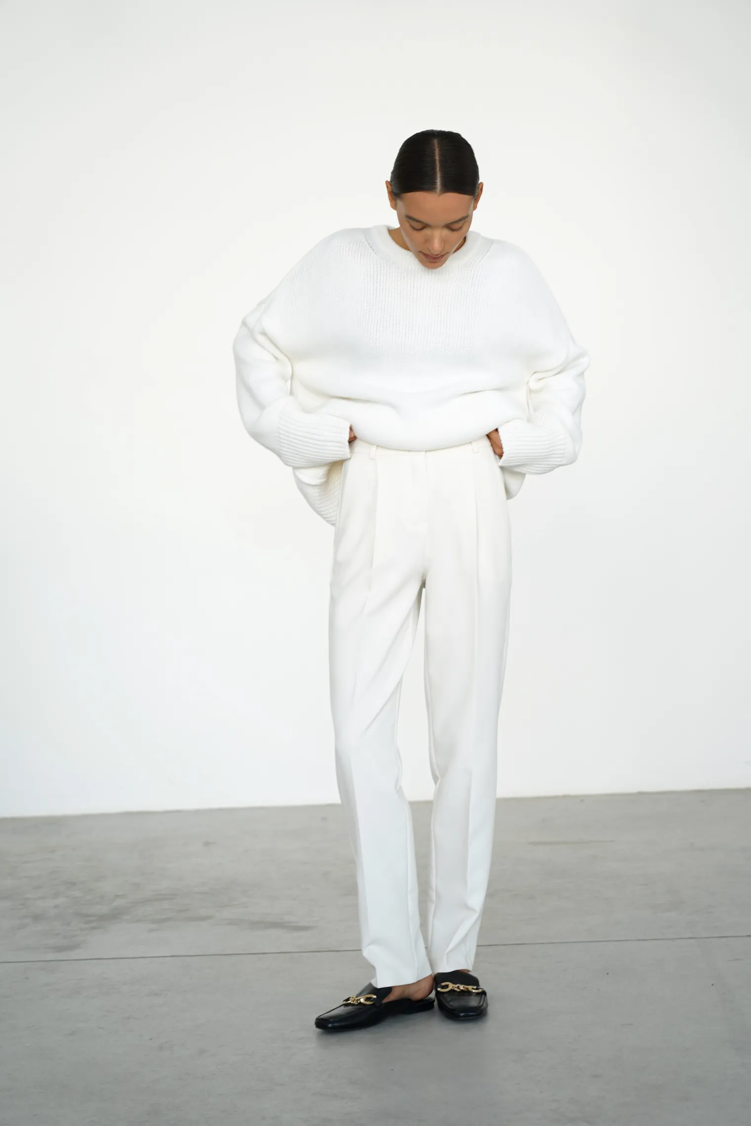 Брюки с завышенной талией цвета тофу фото 3