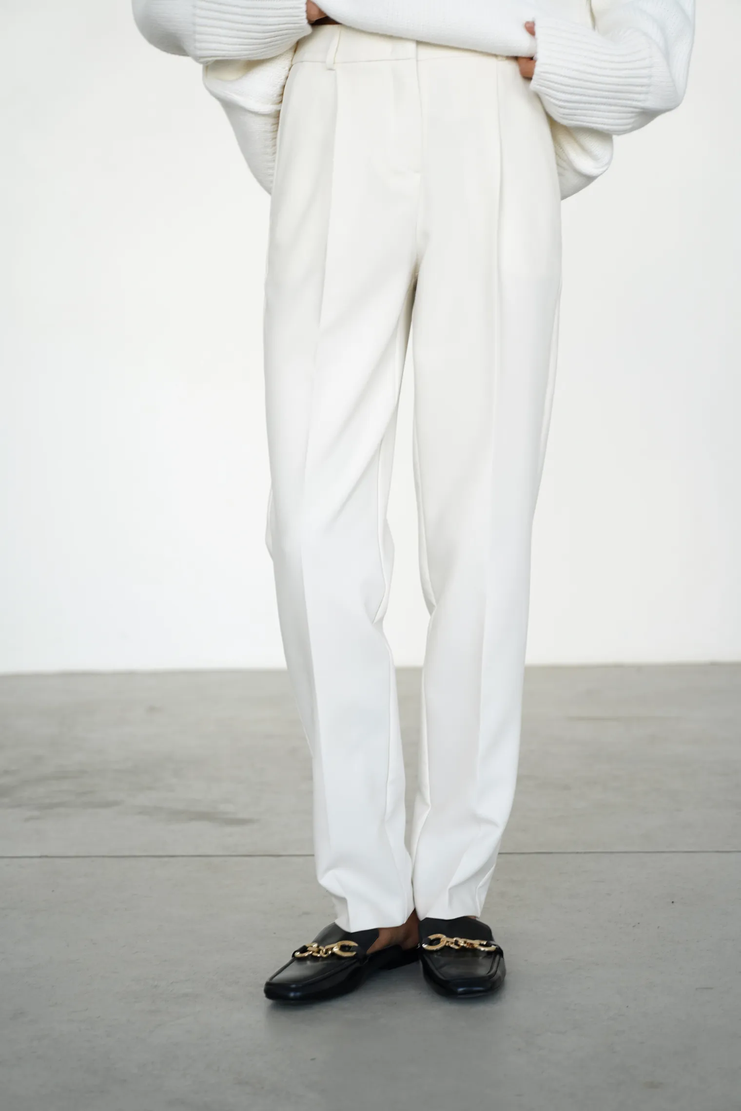 Брюки с завышенной талией цвета тофу фото 5