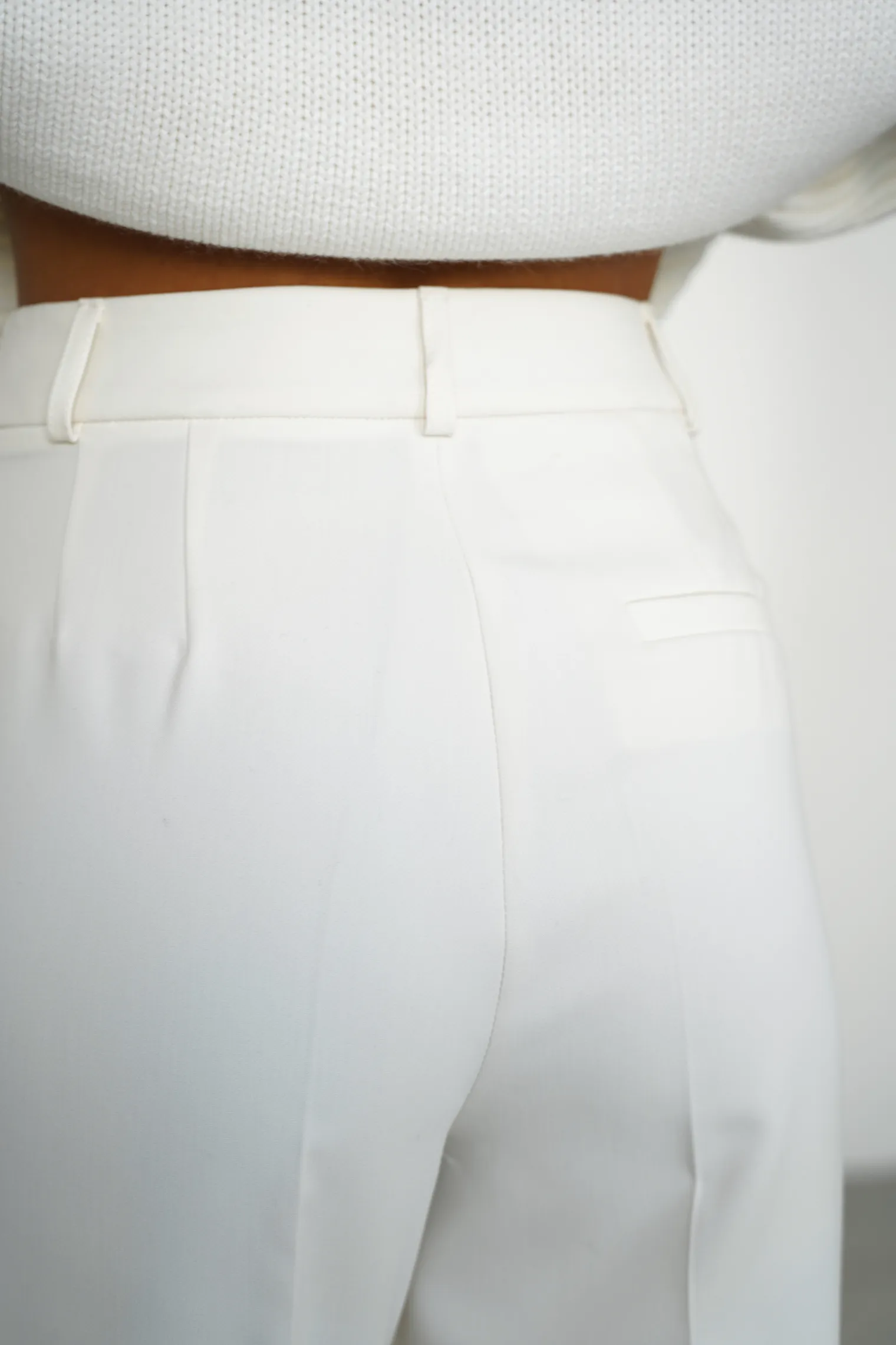 Брюки с завышенной талией цвета тофу фото 4