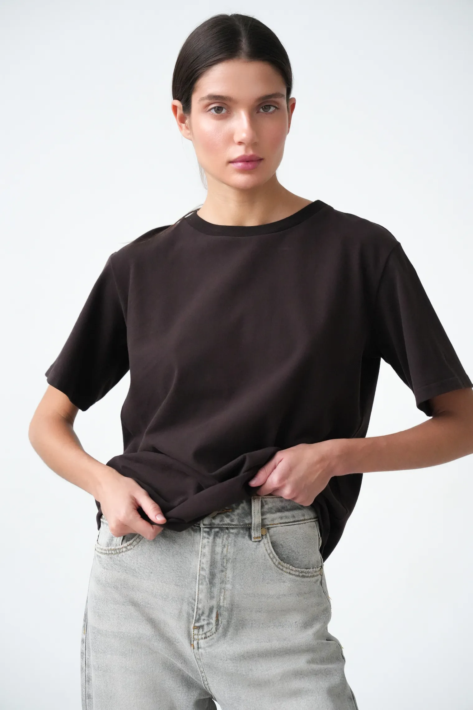 Футболка свободного кроя цвета горький шоколад фото 6