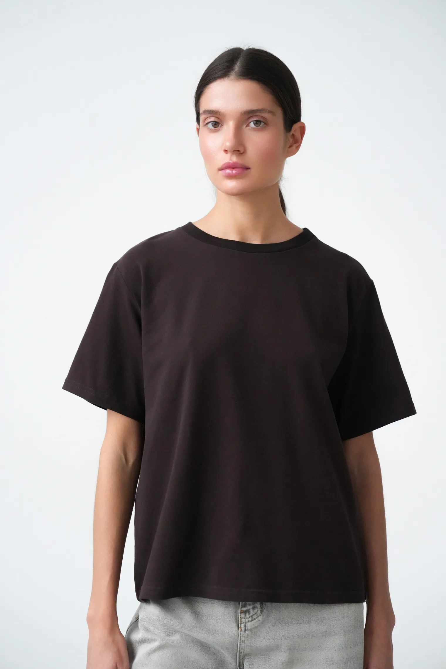 Футболка свободного кроя цвета горький шоколад фото 1