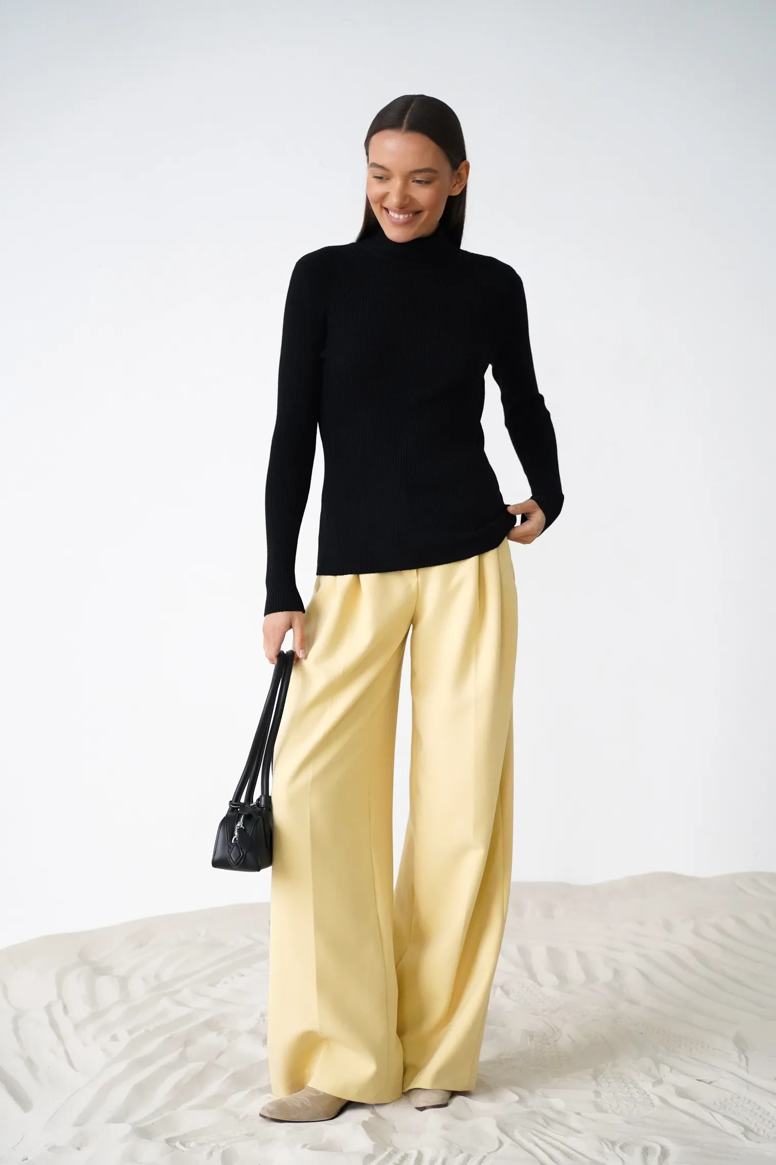 Водолазка мелкой вязки с высоким воротником чёрного цвета фото 3