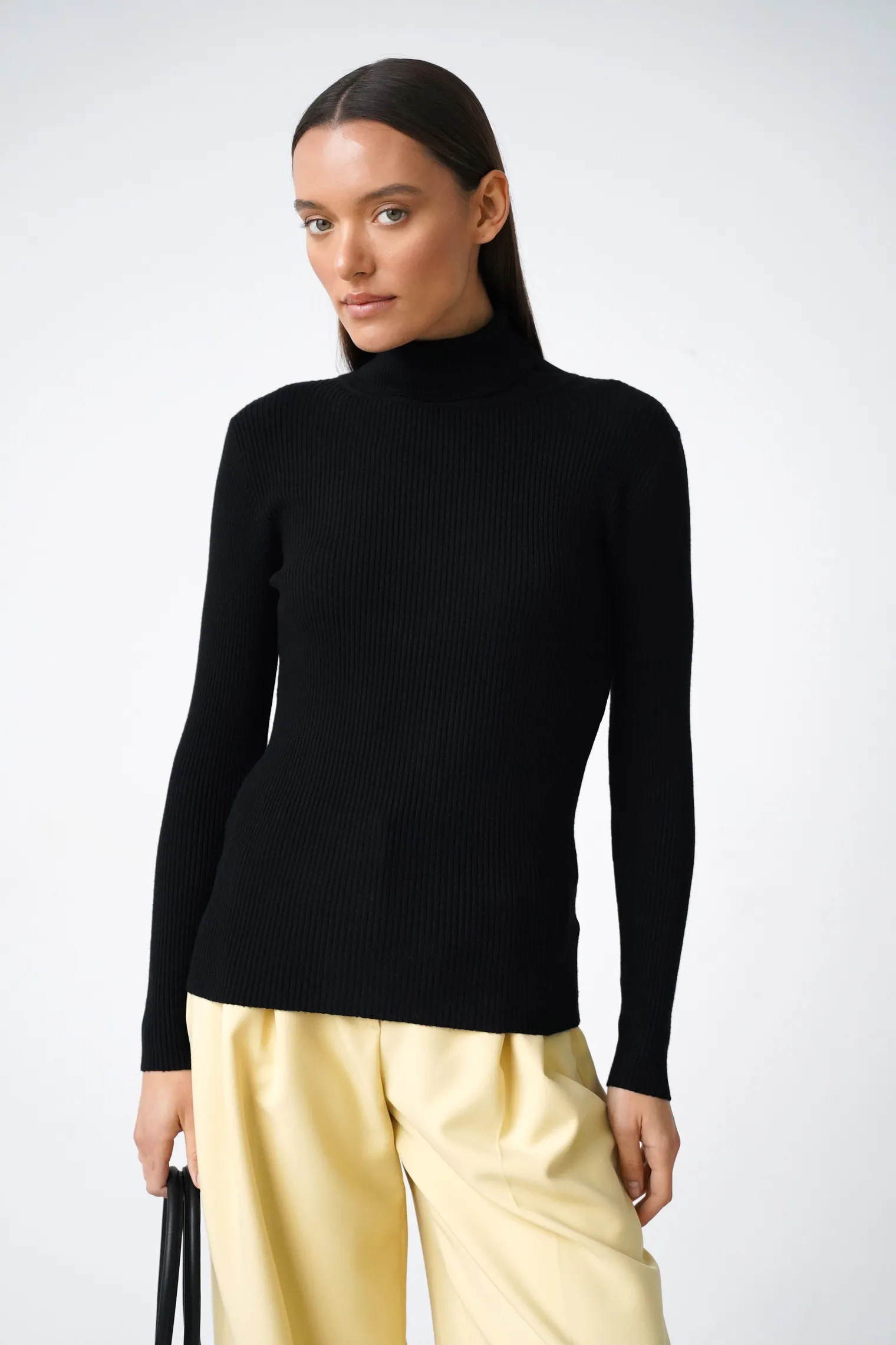 Водолазка мелкой вязки с высоким воротником чёрного цвета фото 7