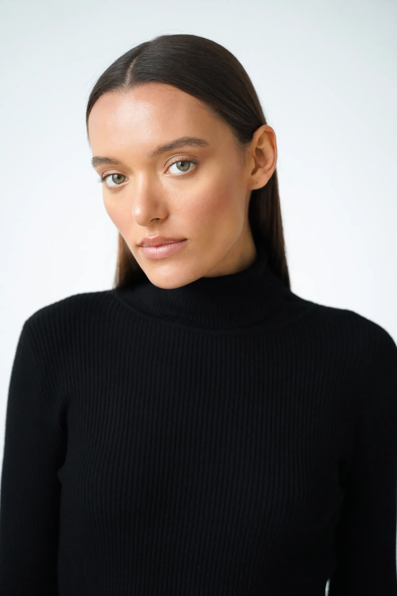 Водолазка мелкой вязки с высоким воротником чёрного цвета фото 2