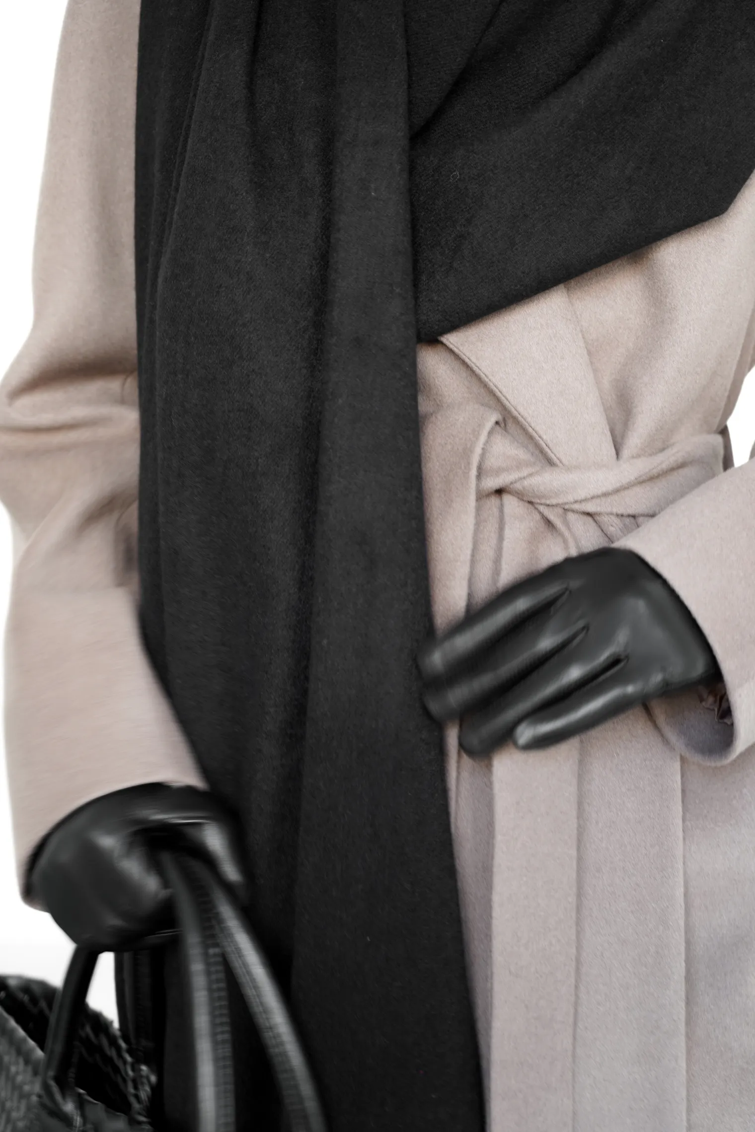 Перчатки из кожи чёрного цвета фото 5