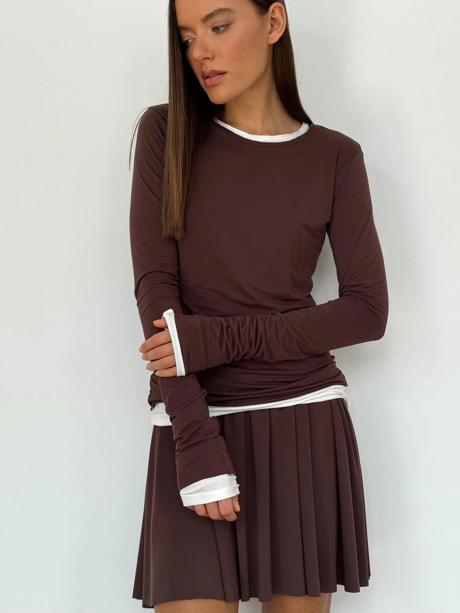 Юбка мини из трикотажа цвета горький шоколад фото 3