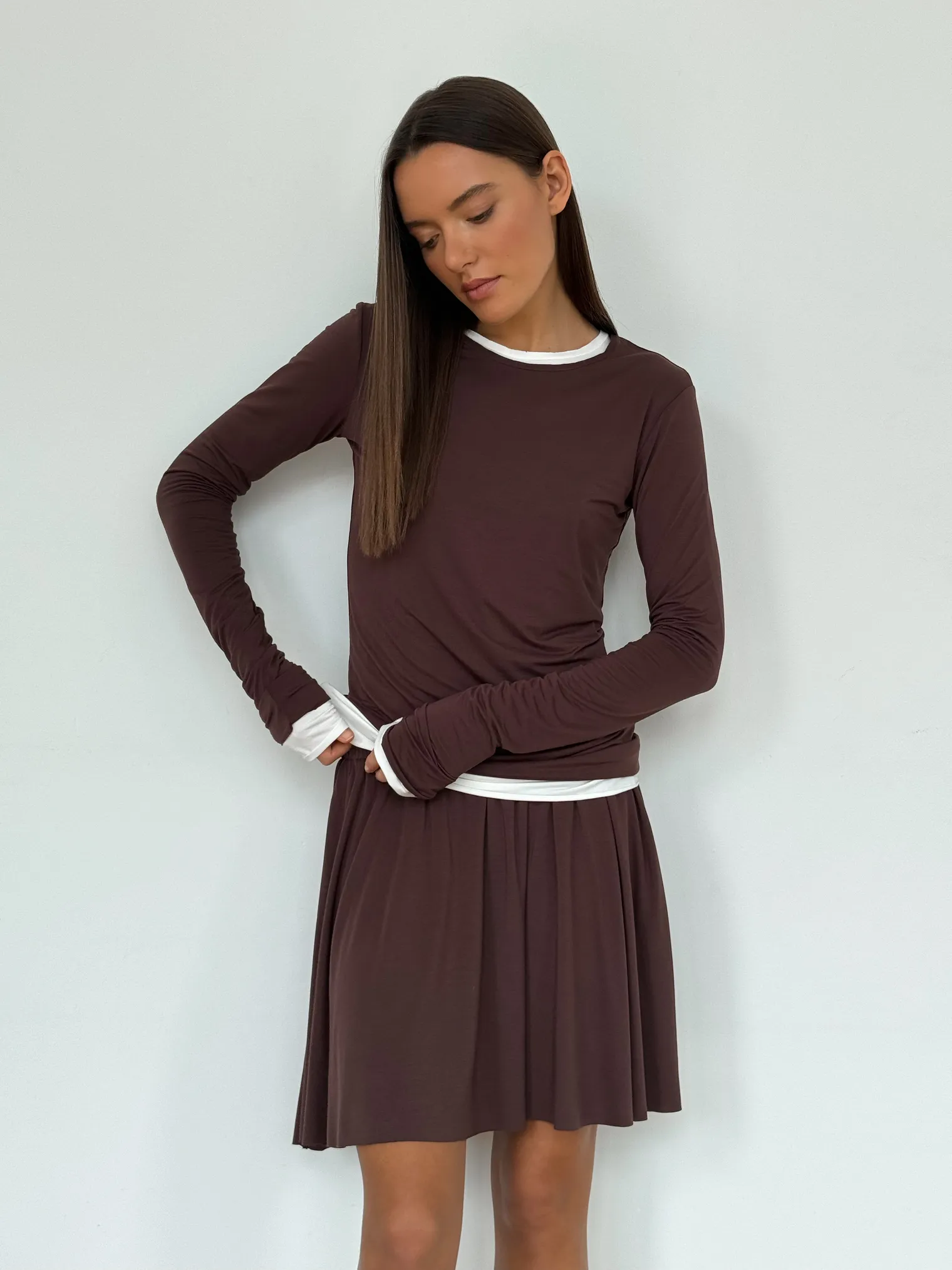 Юбка мини из трикотажа цвета горький шоколад фото 6