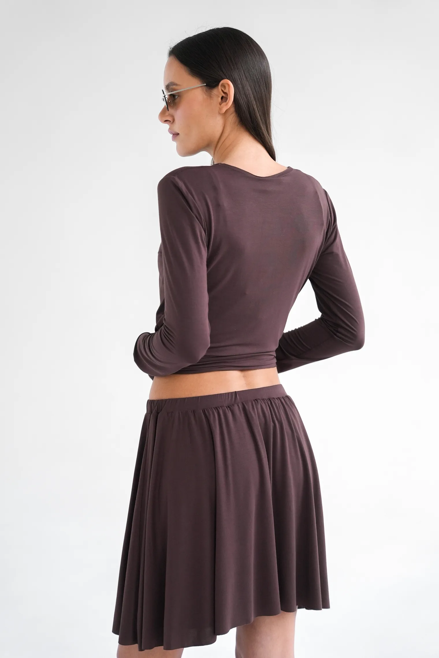 Юбка мини из трикотажа цвета горький шоколад фото 3