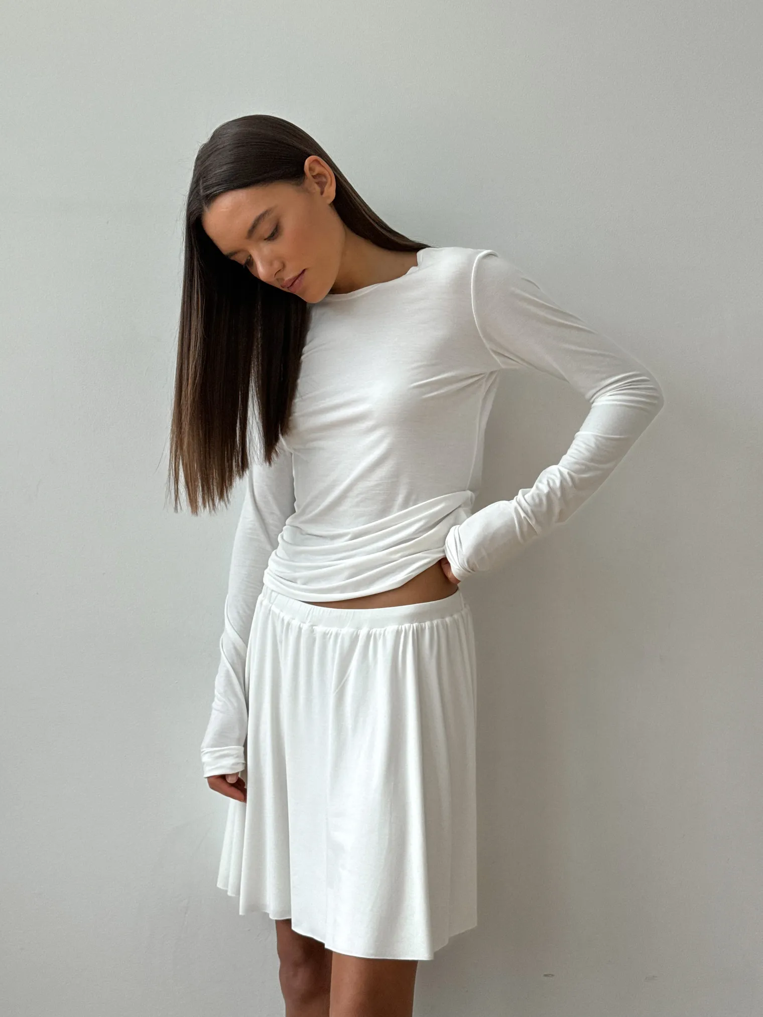 Юбка мини из трикотажа белого цвета фото 6