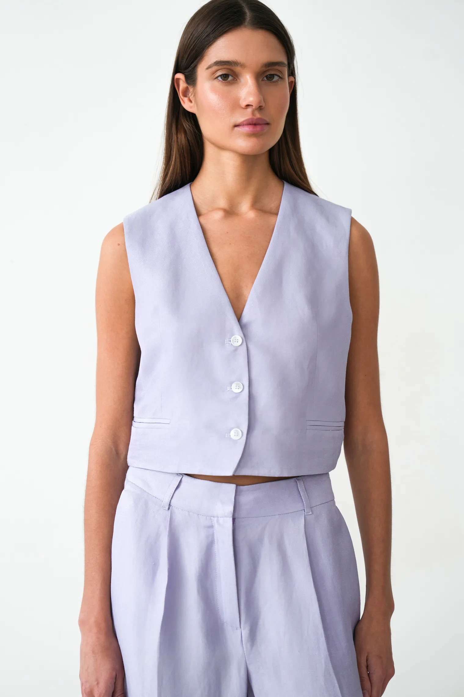 Жилет прямого кроя укороченный лавандового цвета фото 4