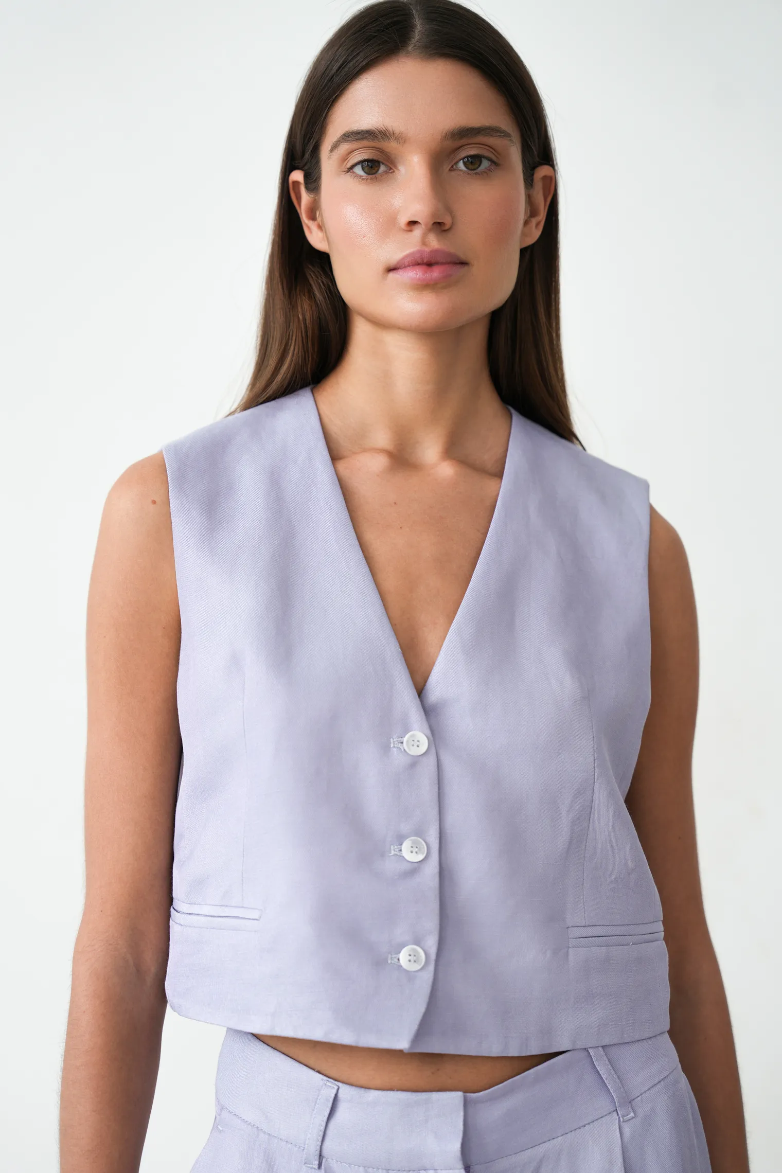 Жилет прямого кроя укороченный лавандового цвета фото 2