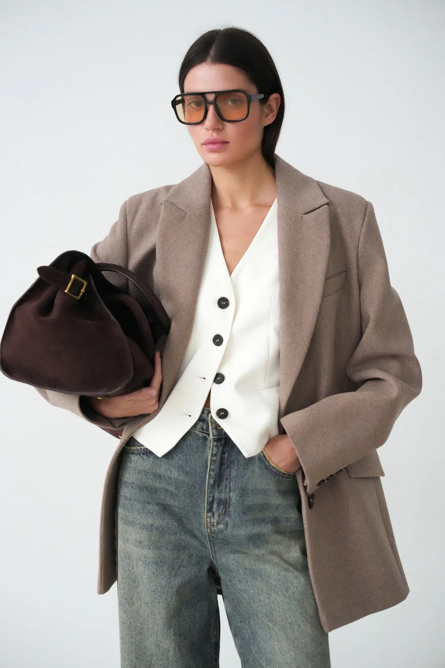 Пальто-жакет однобортное бежевого цвета фото 6