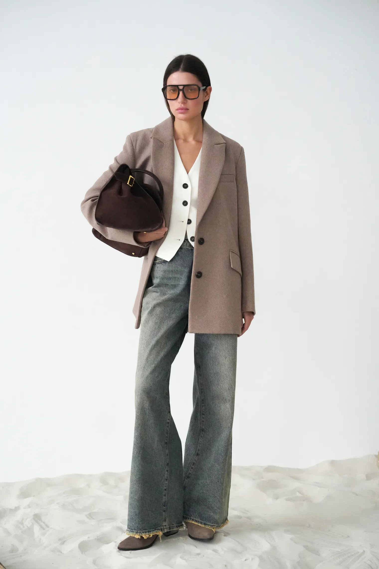 Пальто-жакет однобортное бежевого цвета фото 1