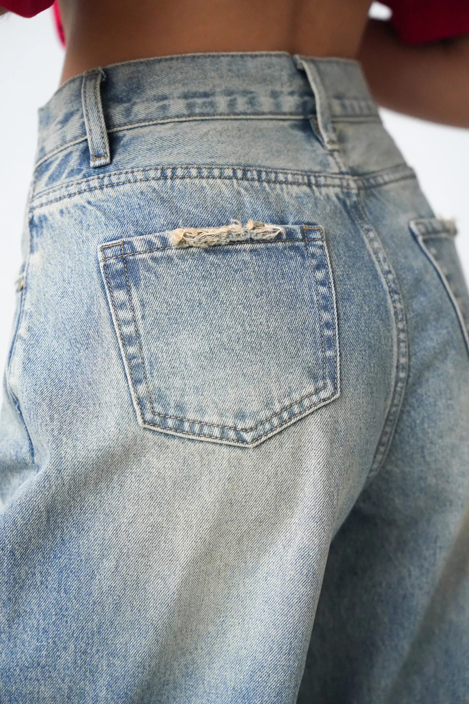 Джинсы свободного кроя в винтажном стиле голубого цвета фото 7