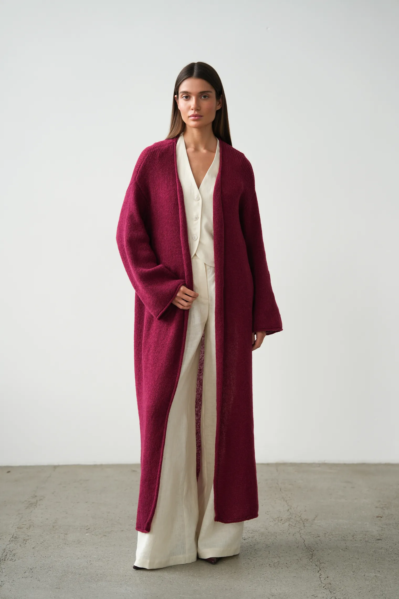 Кардиган миди ажурной вязки бордового цвета фото 2