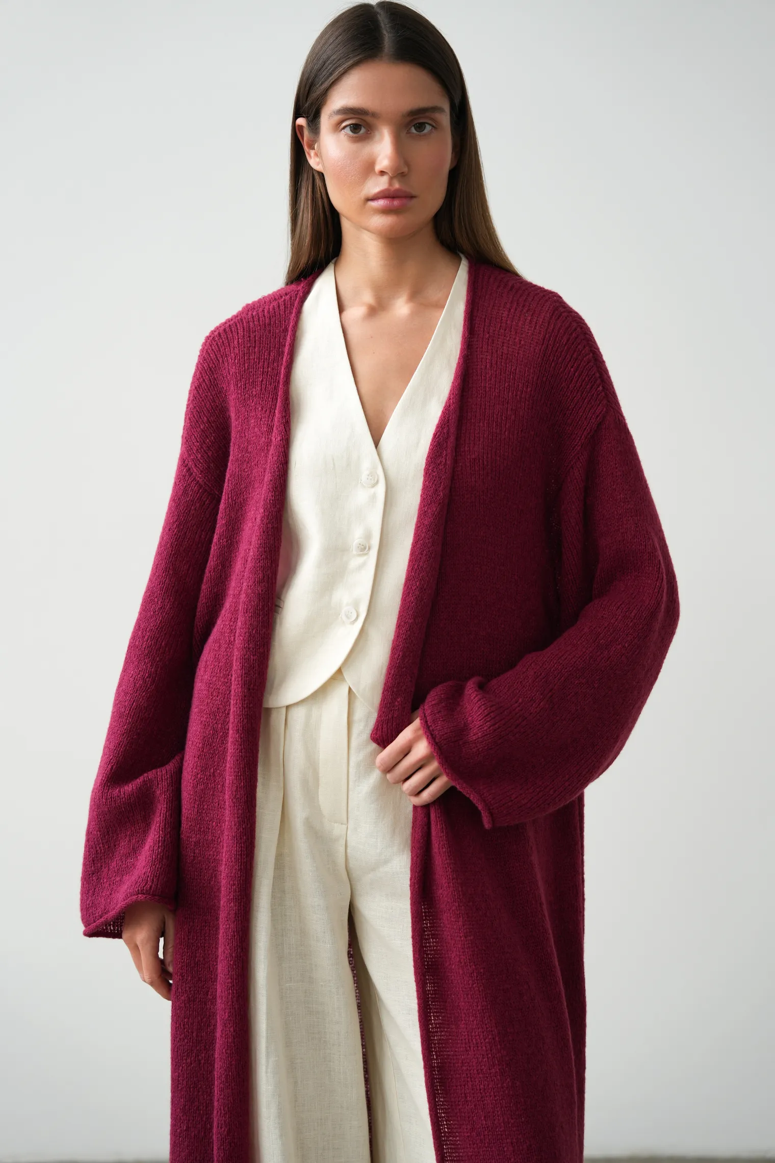 Кардиган миди ажурной вязки бордового цвета фото 3