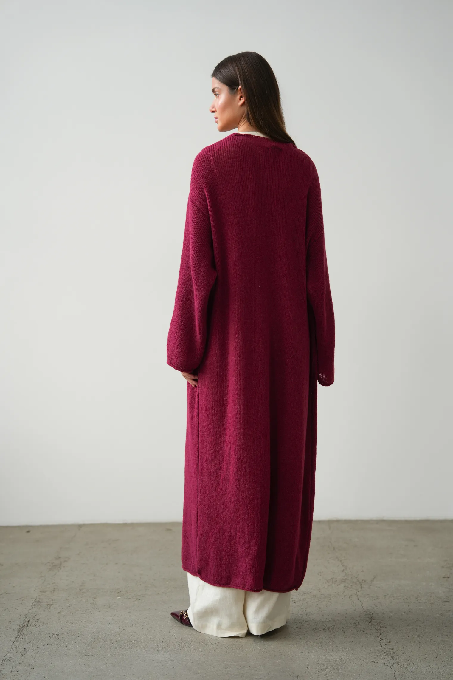 Кардиган миди ажурной вязки бордового цвета фото 4