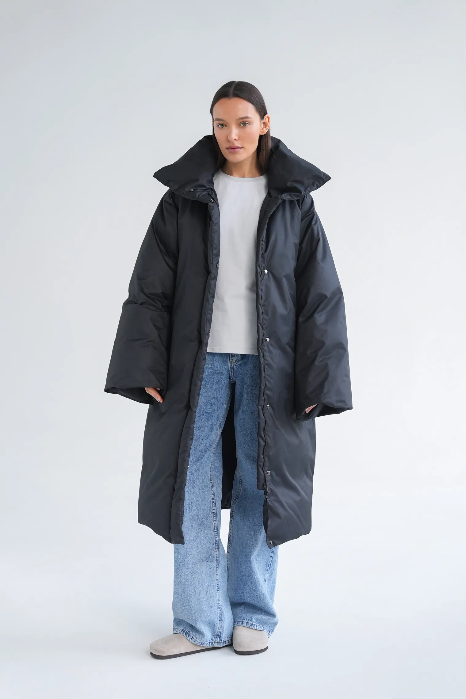 Пуховик стёганый с капюшоном графитового цвета фото 7