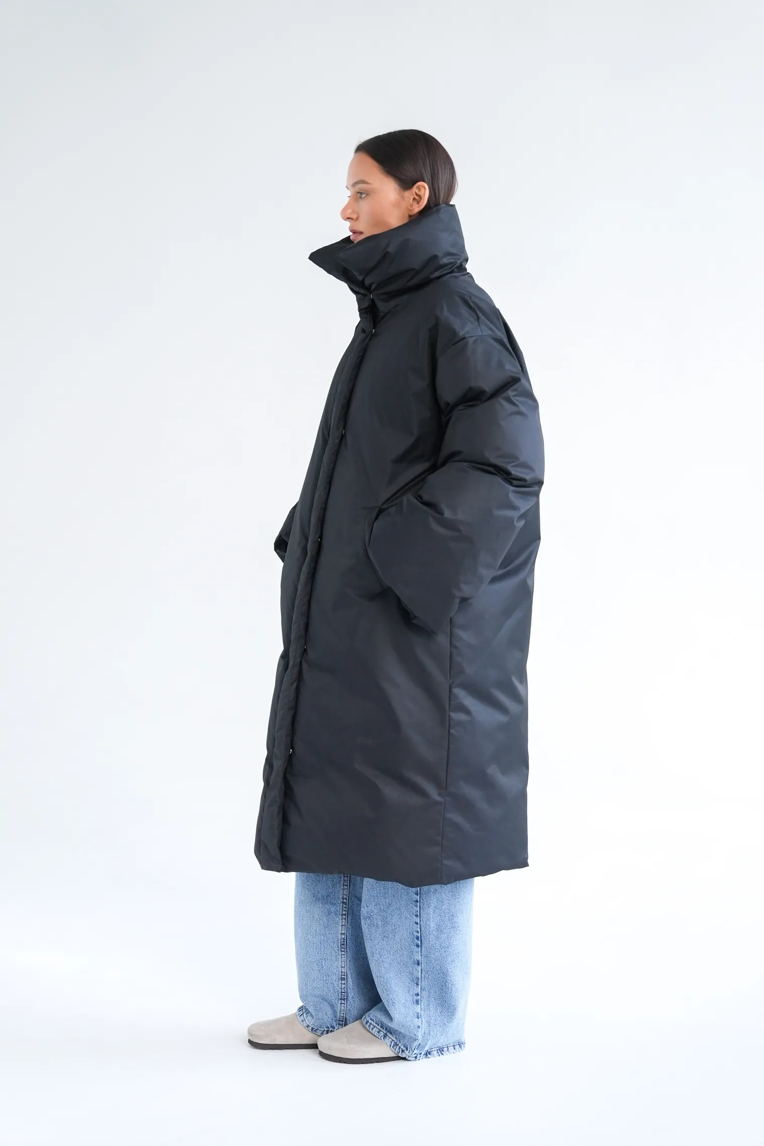 Пуховик стёганый с капюшоном графитового цвета фото 3