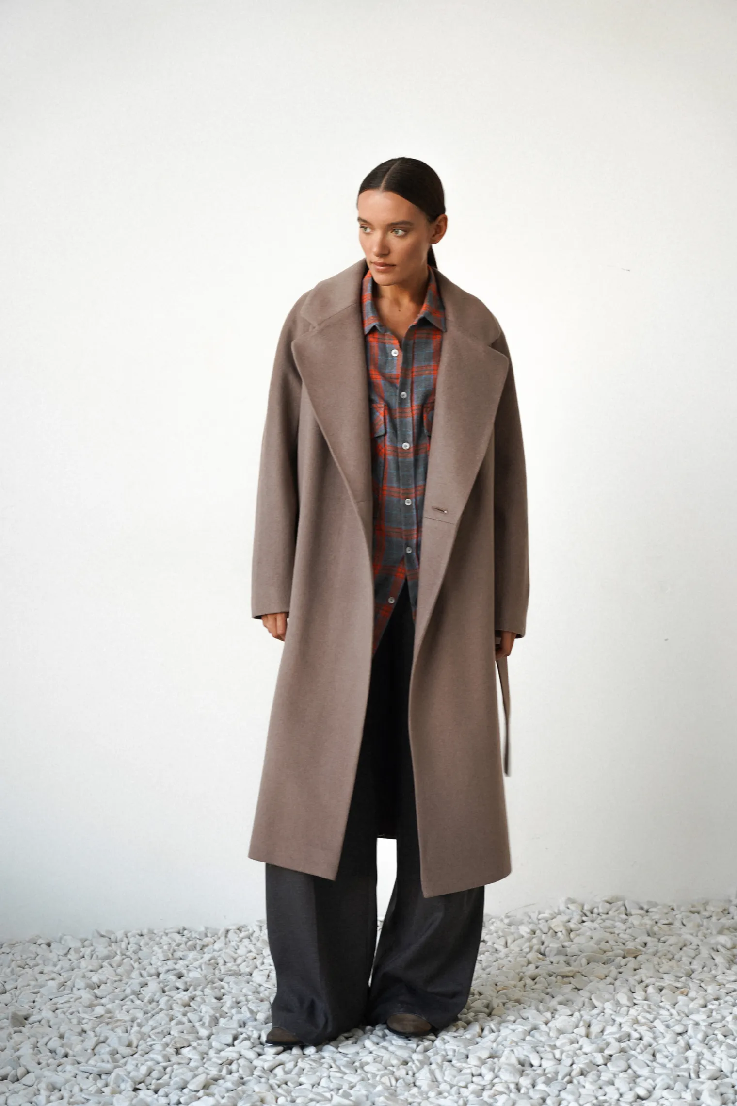 Пальто-халат с поясом цвета капучино фото 3