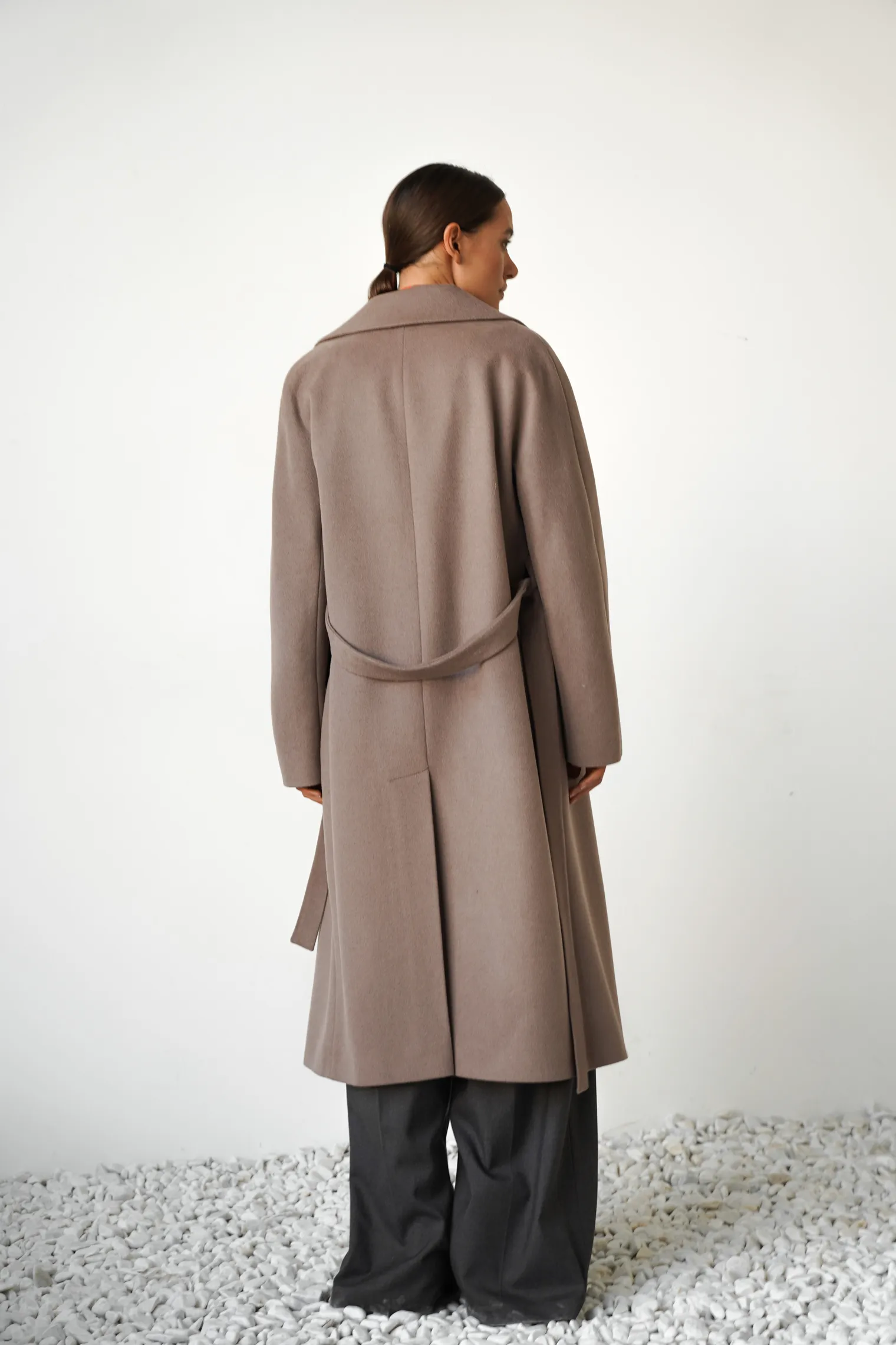 Пальто-халат с поясом цвета капучино фото 4