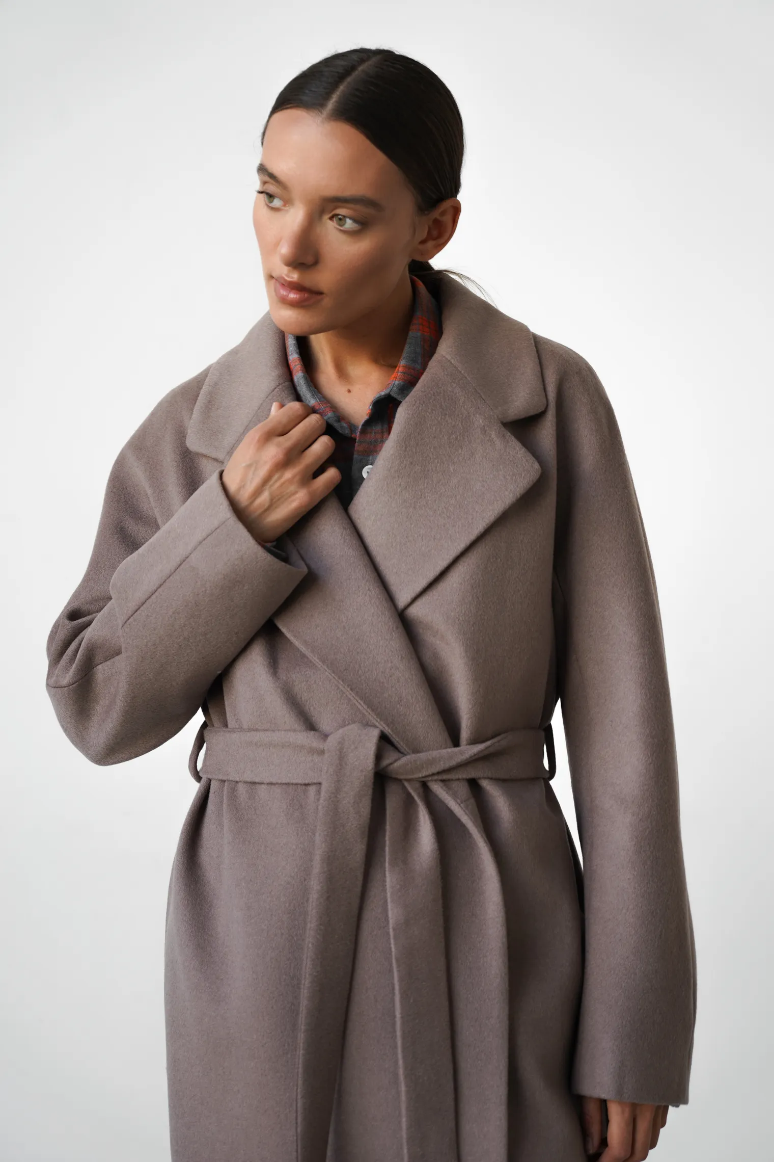 Пальто-халат с поясом цвета капучино фото 5