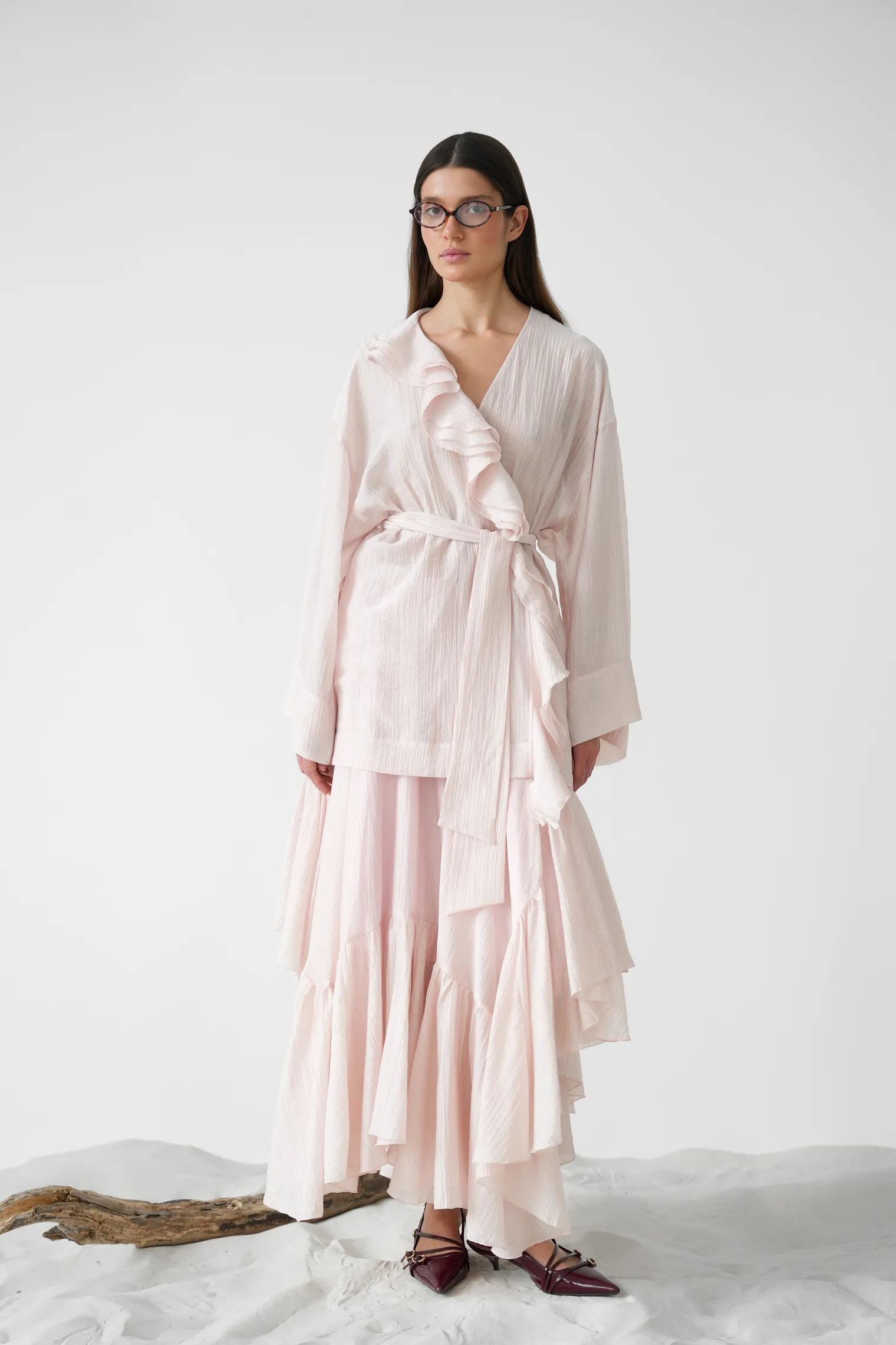 Блуза с запахом из жатой ткани пыльно-розового цвета фото 3