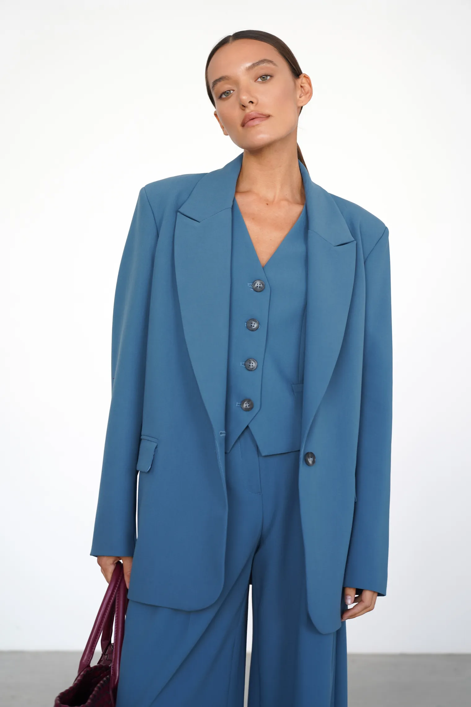 Однобортный жакет с накладными карманами цвета деним фото 6