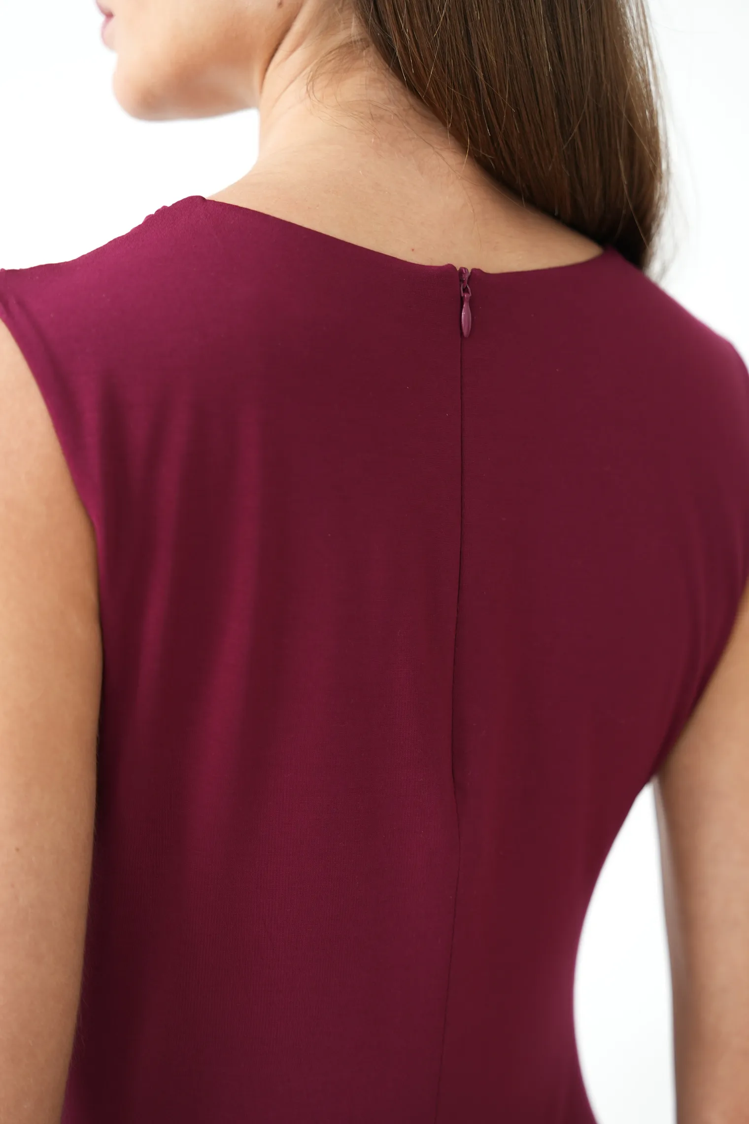 Платье макси со складками бордового цвета фото 6