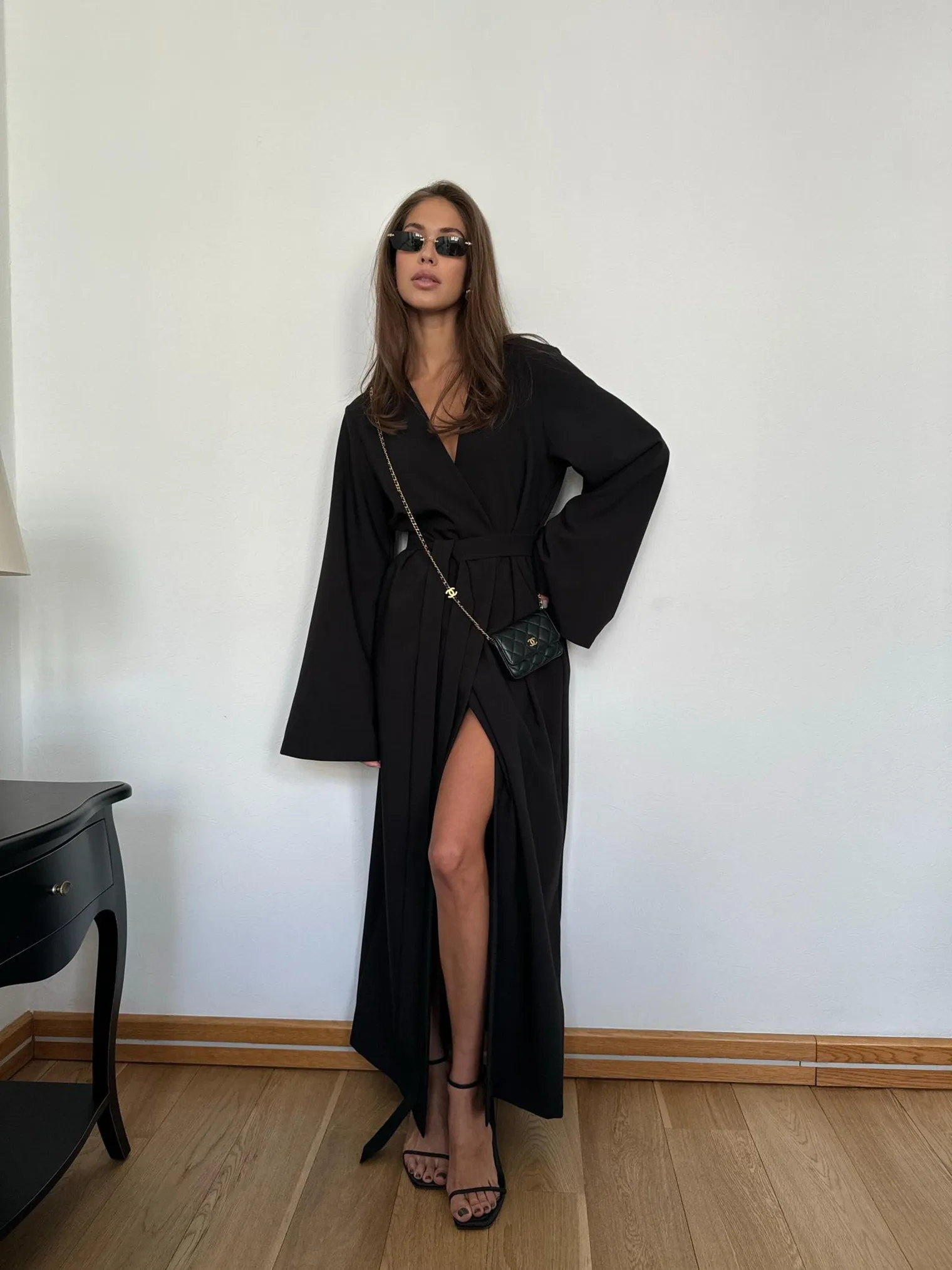 Платье миди с поясом чёрного цвета фото 4