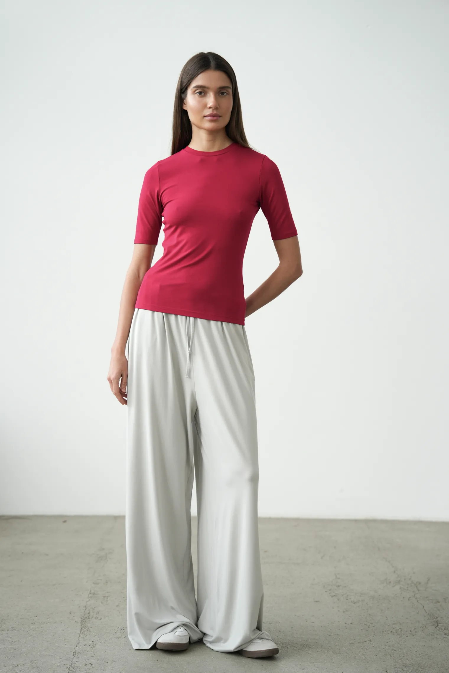 Майка из тонкого трикотажа красного цвета фото 1