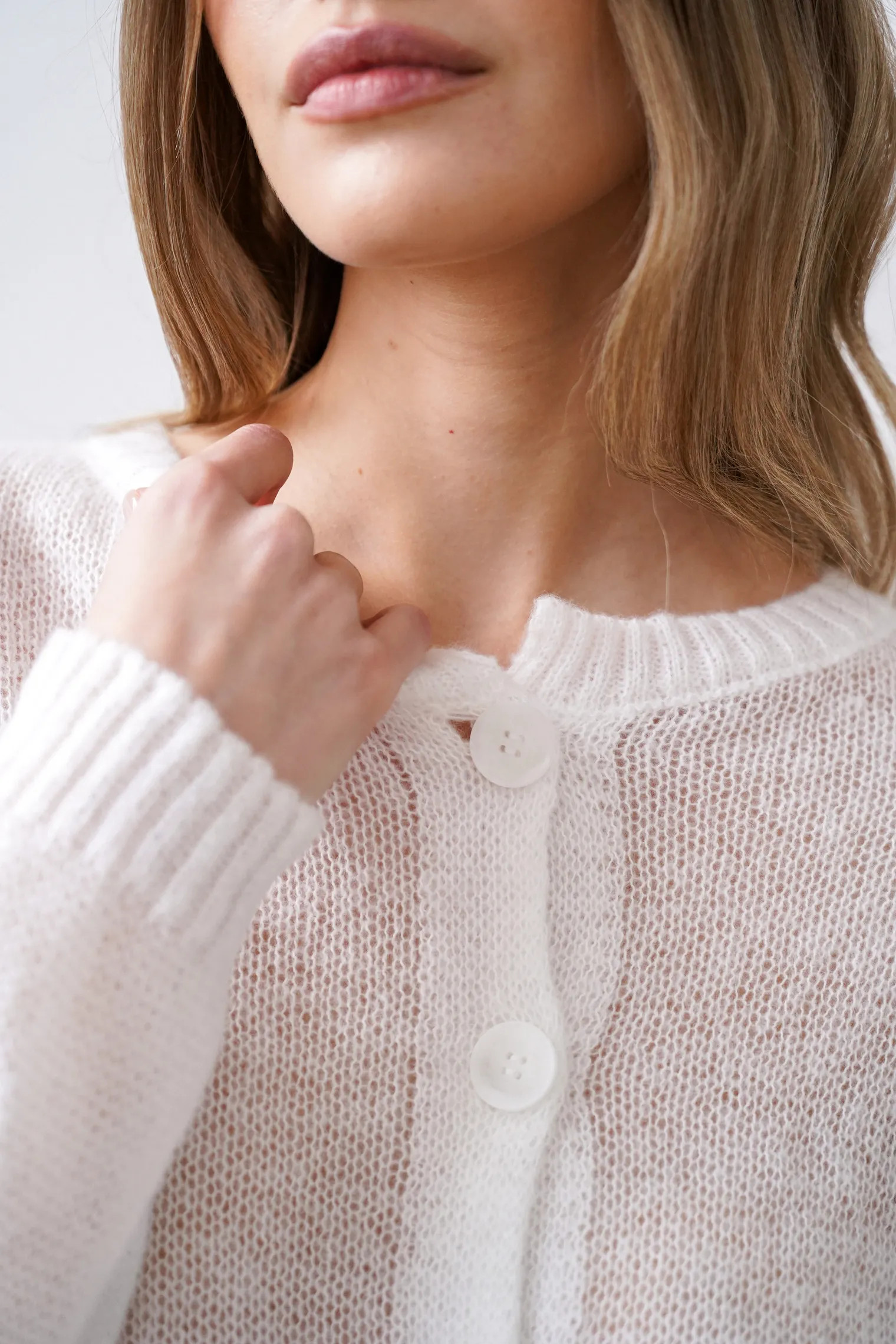 Кардиган ажурной вязки цвета тофу фото 2