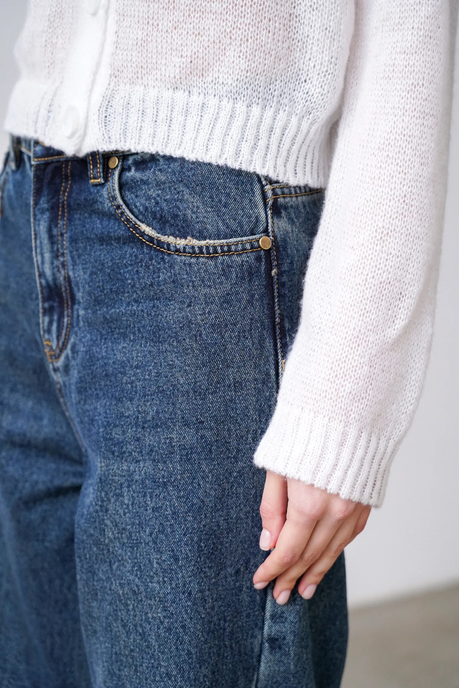 Кардиган ажурной вязки цвета тофу фото 6