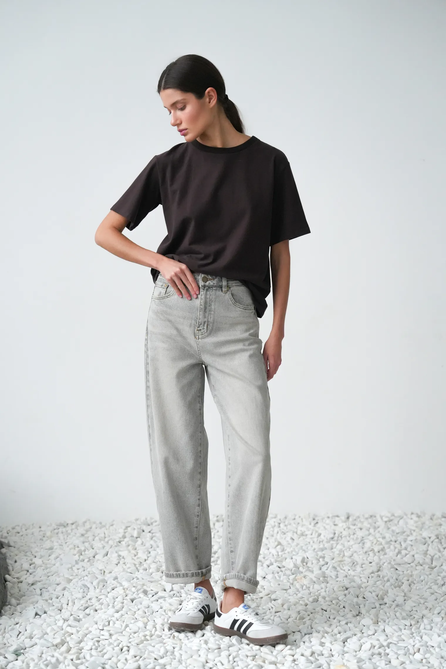 Джинсы свободного кроя в винтажном стиле серого цвета фото 1