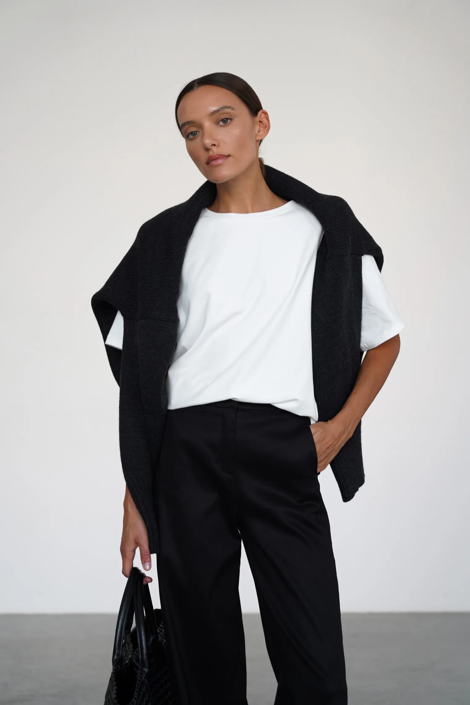 Брюки широкого кроя с завышенной талией чёрного цвета фото 5