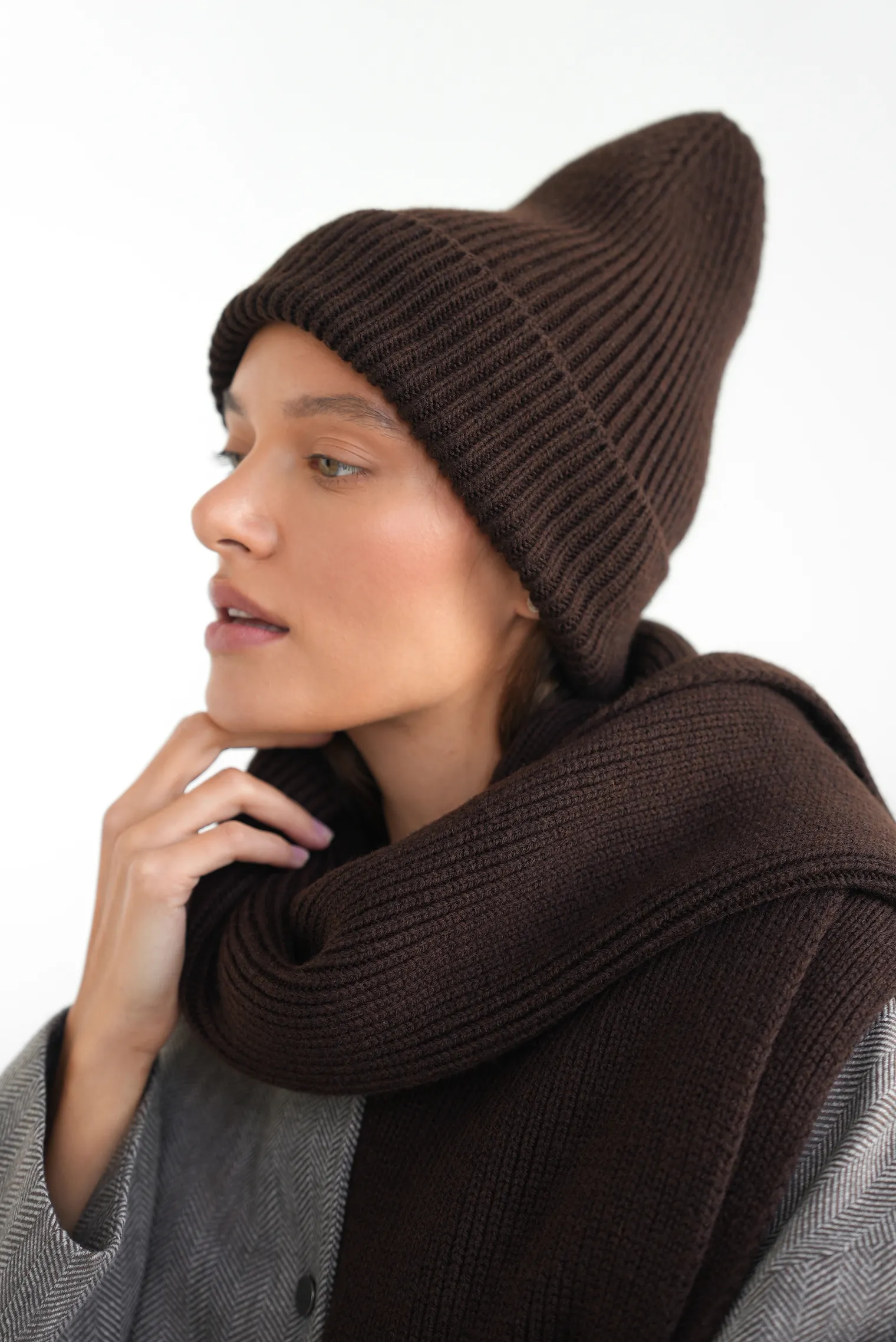 Шарф из шерсти мериноса цвета горький шоколад фото 6