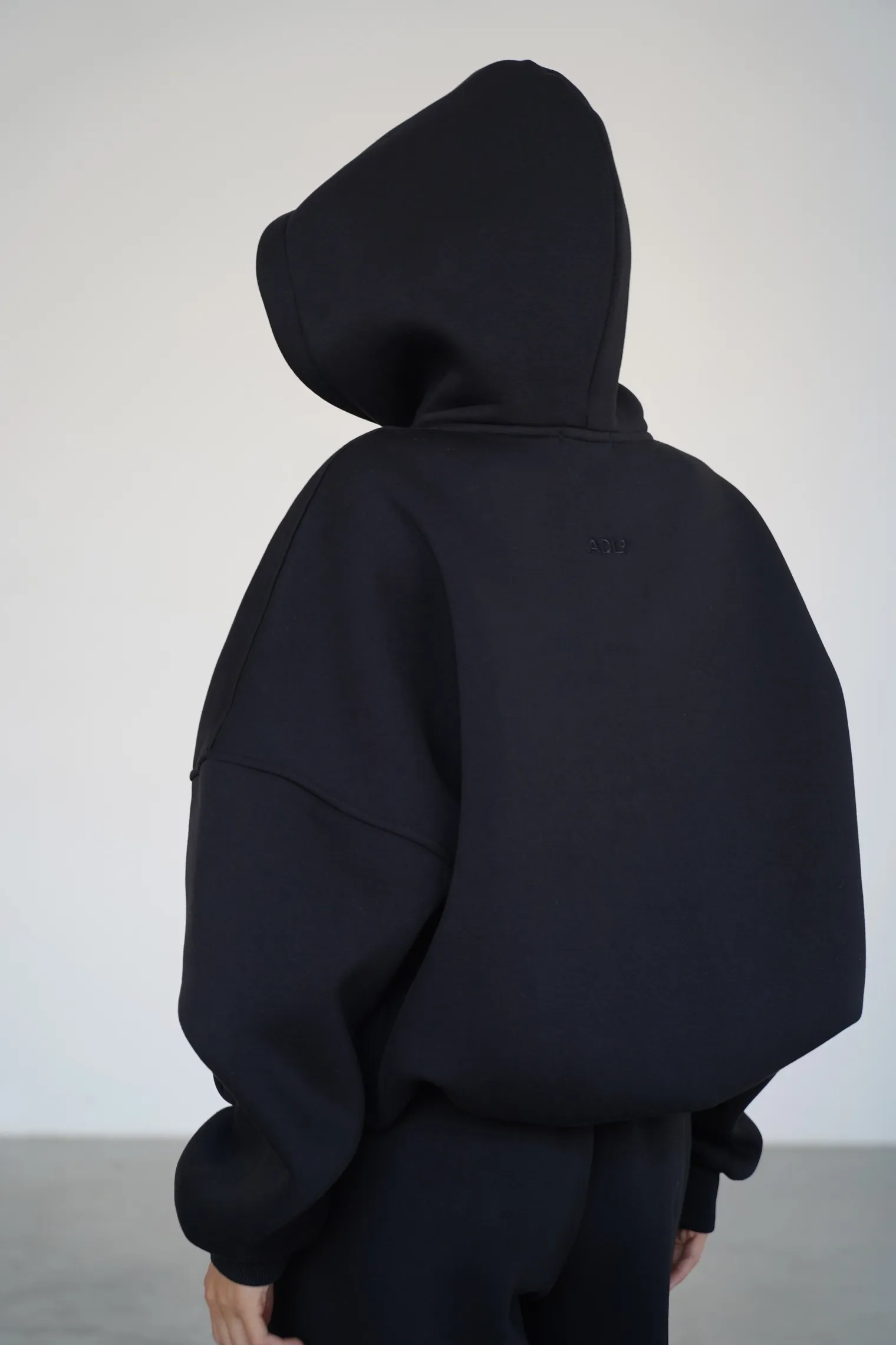 Худи свободного кроя с капюшоном чёрного цвета фото 7