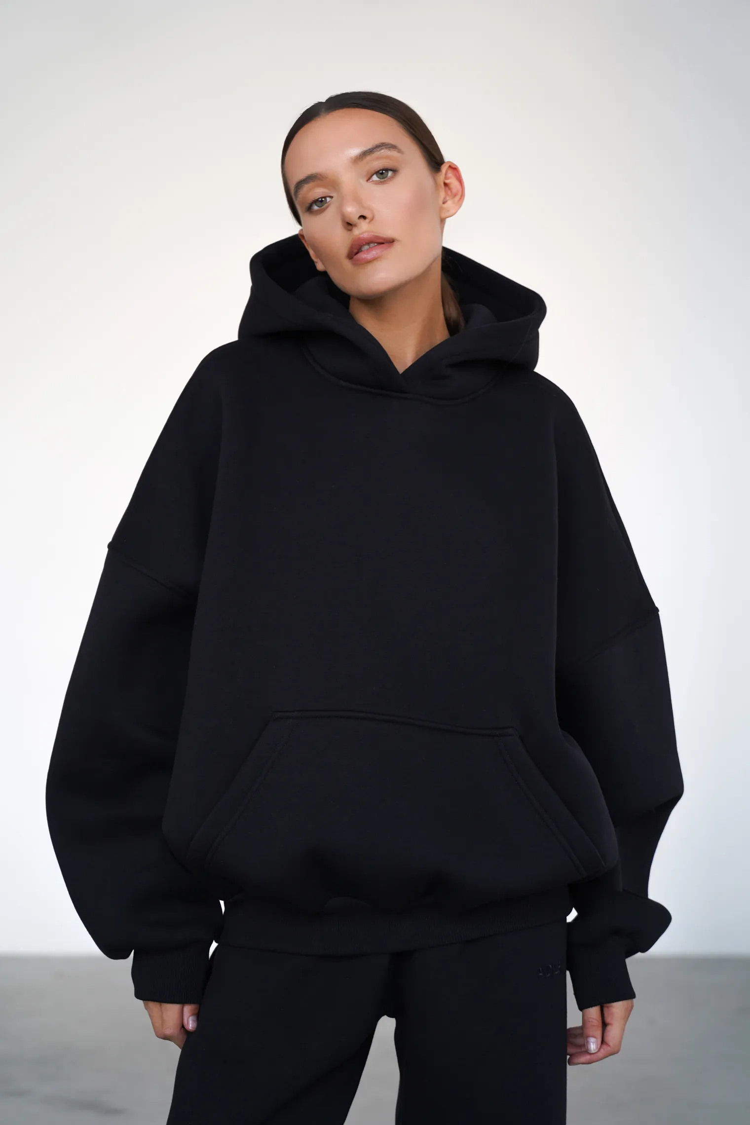 Худи свободного кроя с капюшоном чёрного цвета фото 1