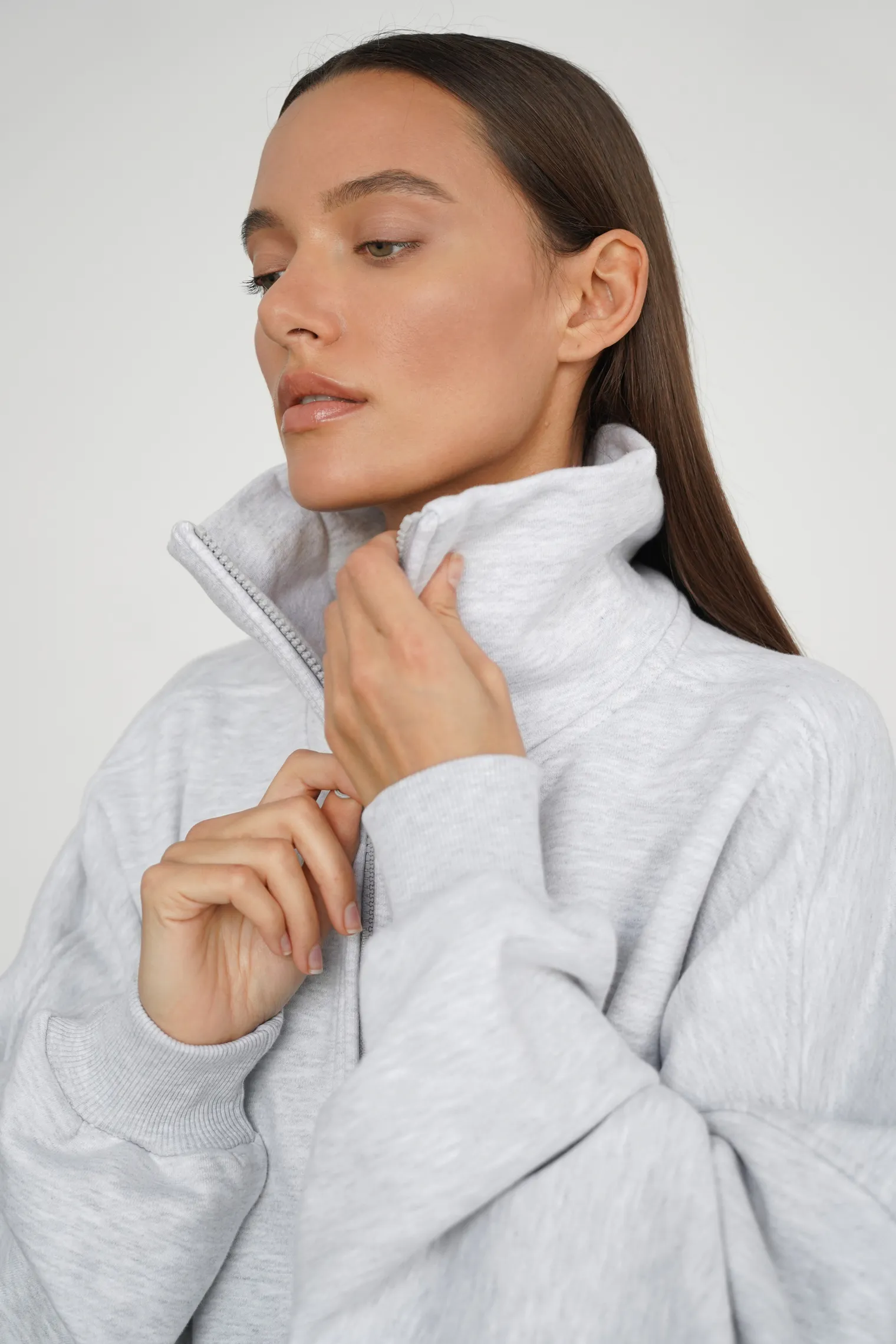 Свитшот из плотного хлопка с воротником на молнии цвета серый меланж фото 5