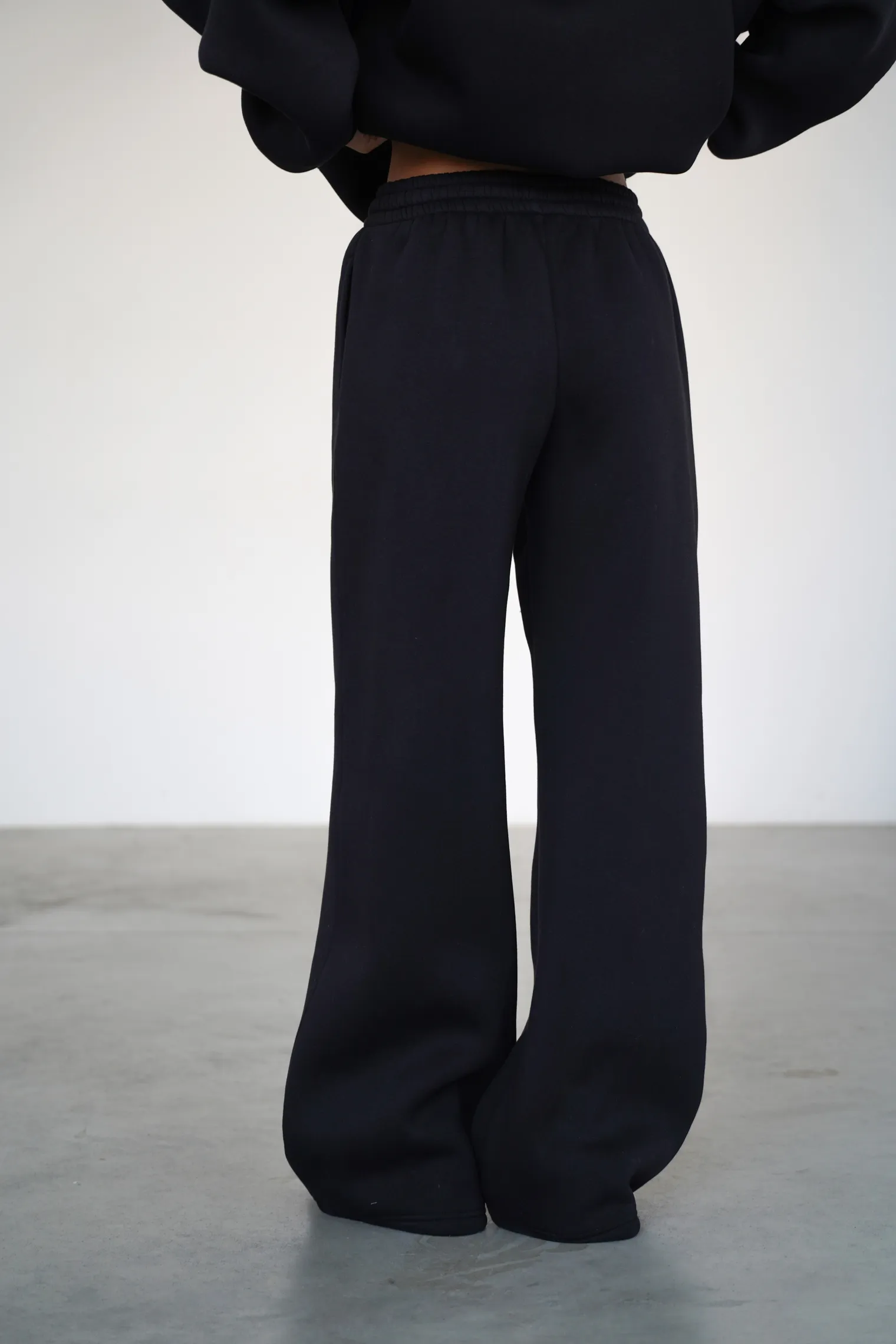 Брюки прямого кроя на кулисе чёрного цвета фото 4