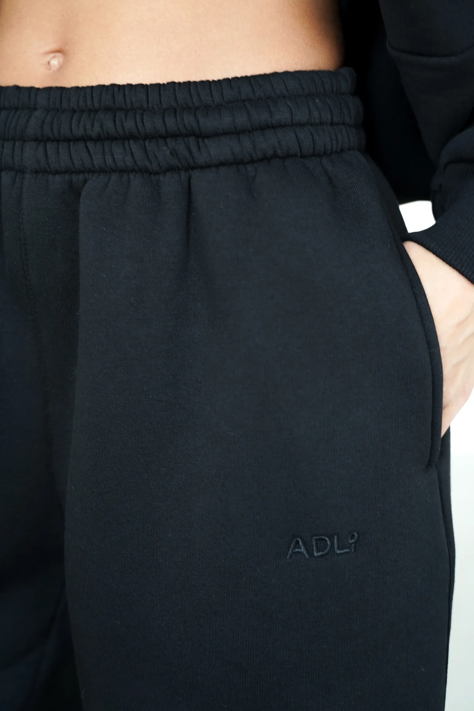 Брюки прямого кроя на кулисе чёрного цвета фото 2