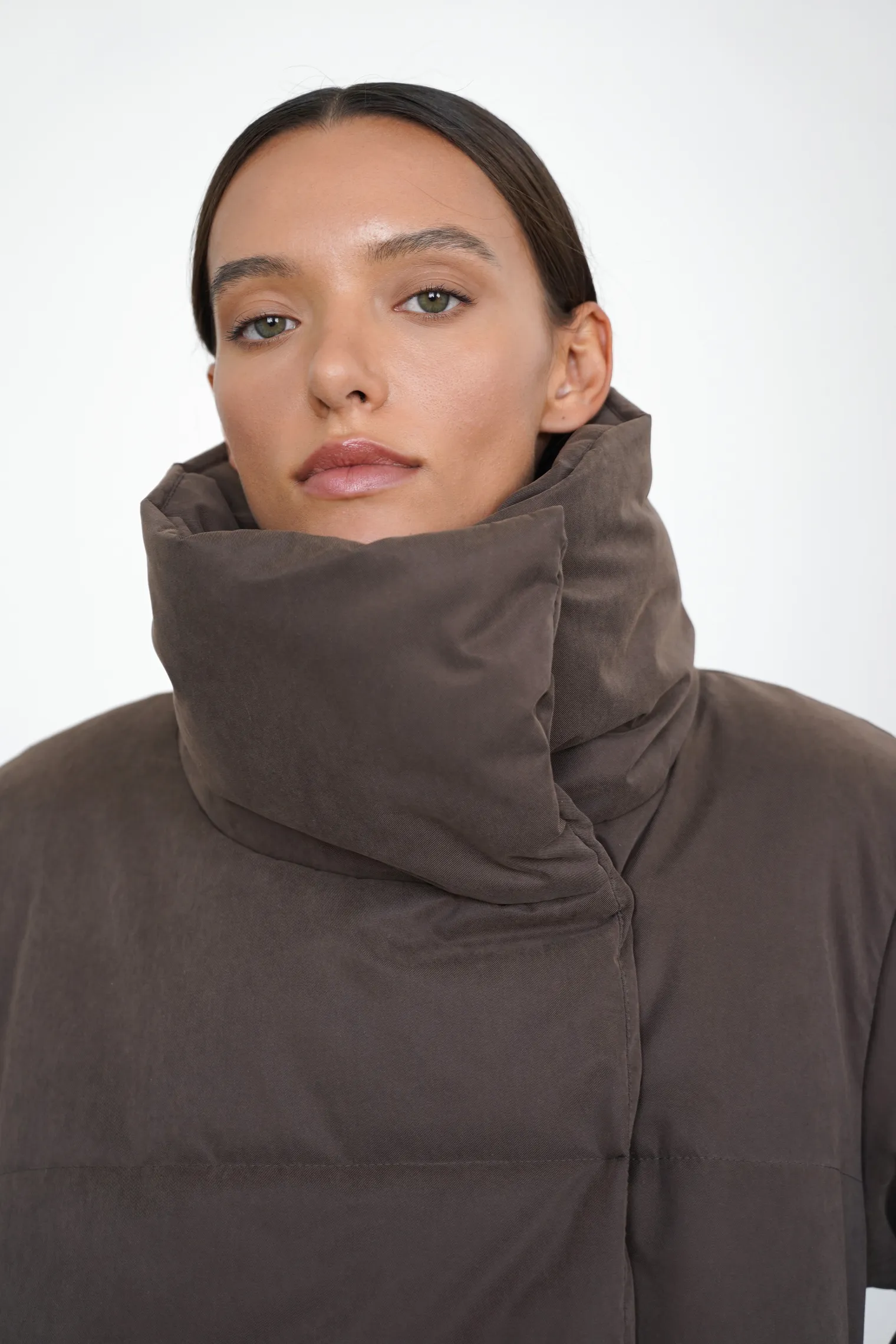 Куртка утепленная шоколадного цвета фото 2