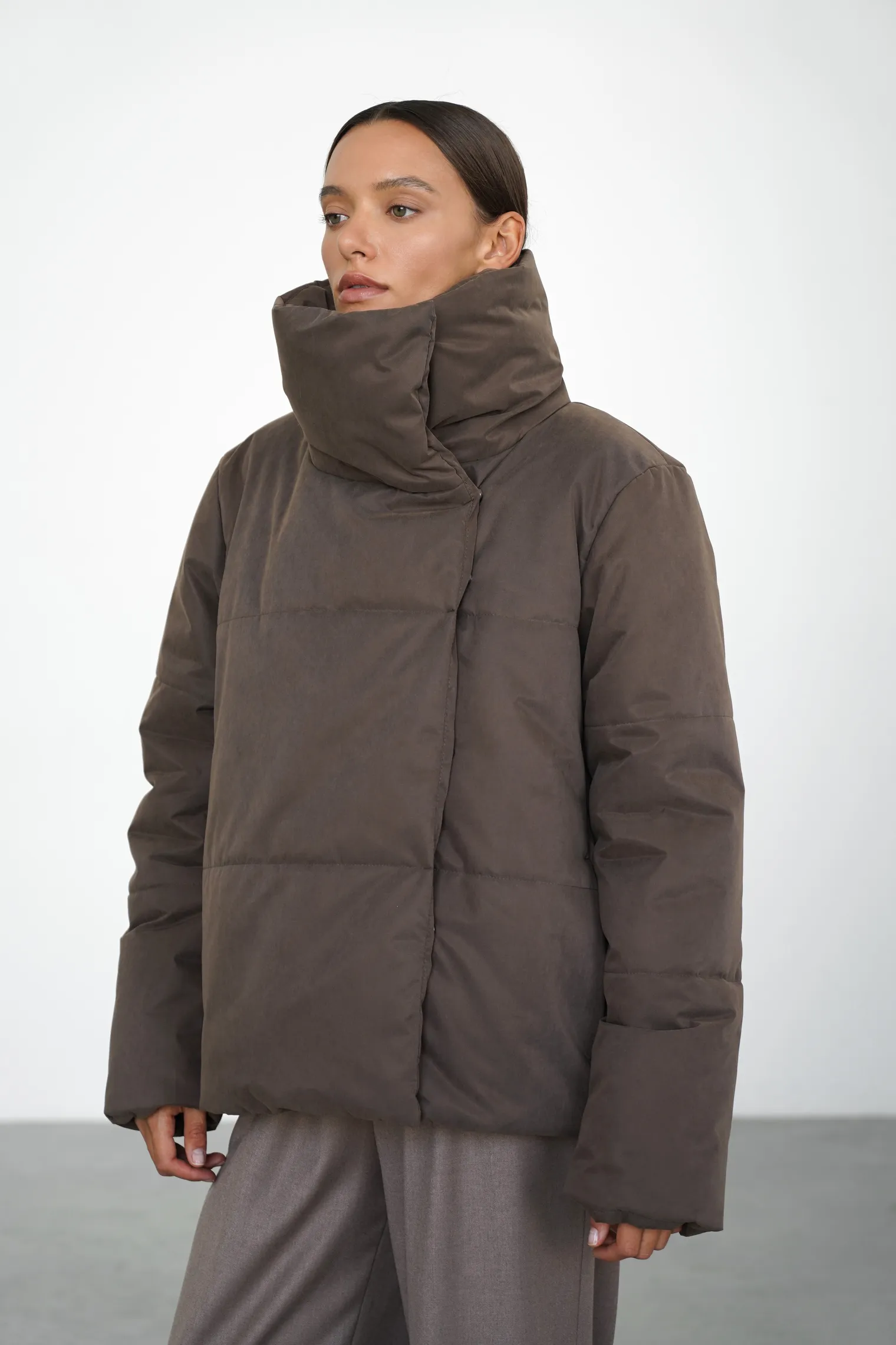 Куртка утепленная шоколадного цвета фото 5