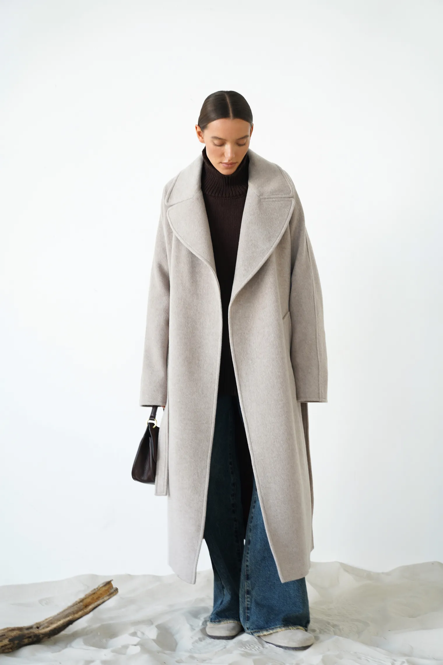 Пальто-халат с цельнокройным рукавом цвета капучино фото 6