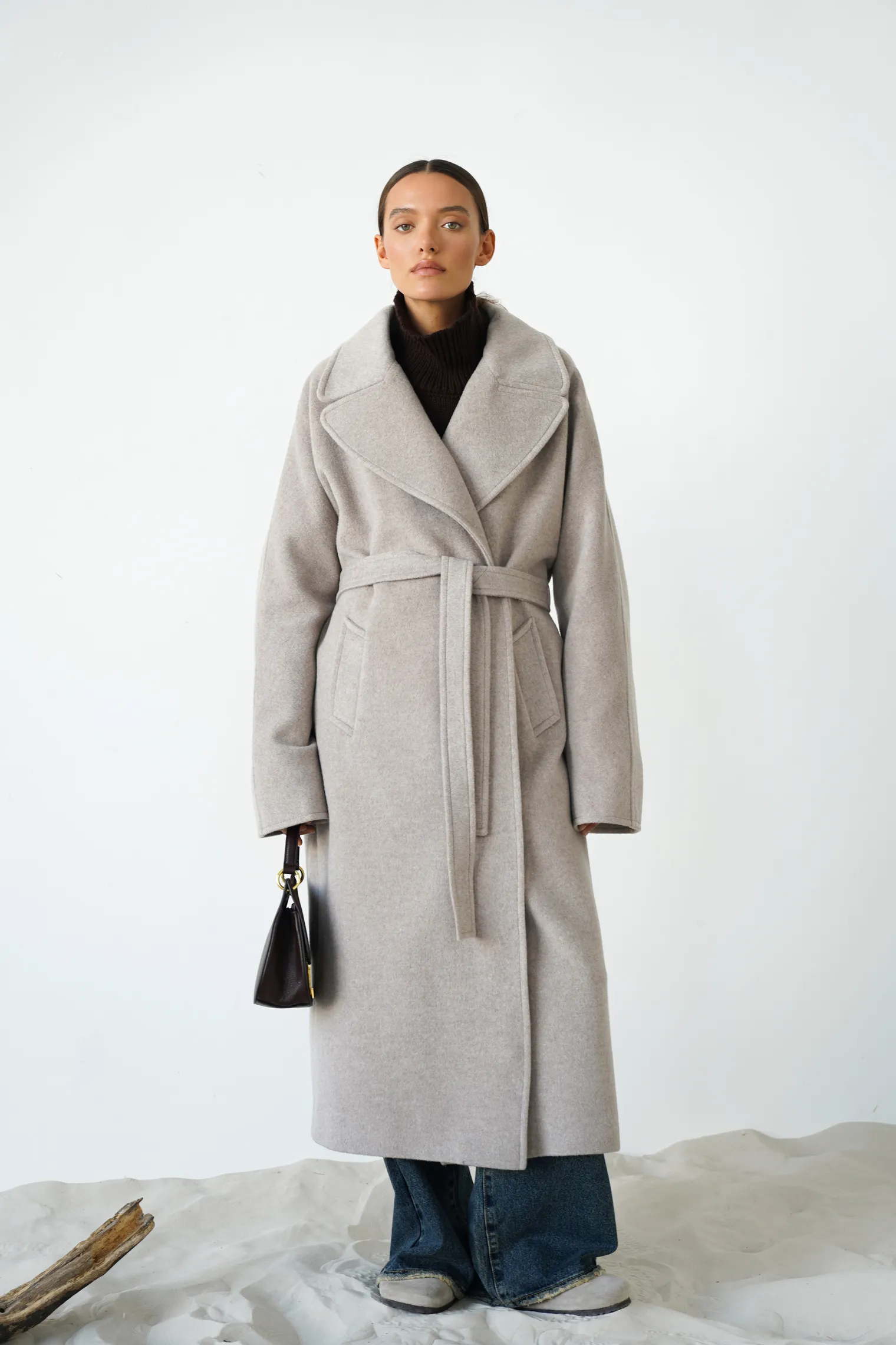 Пальто-халат с цельнокройным рукавом цвета капучино фото 2