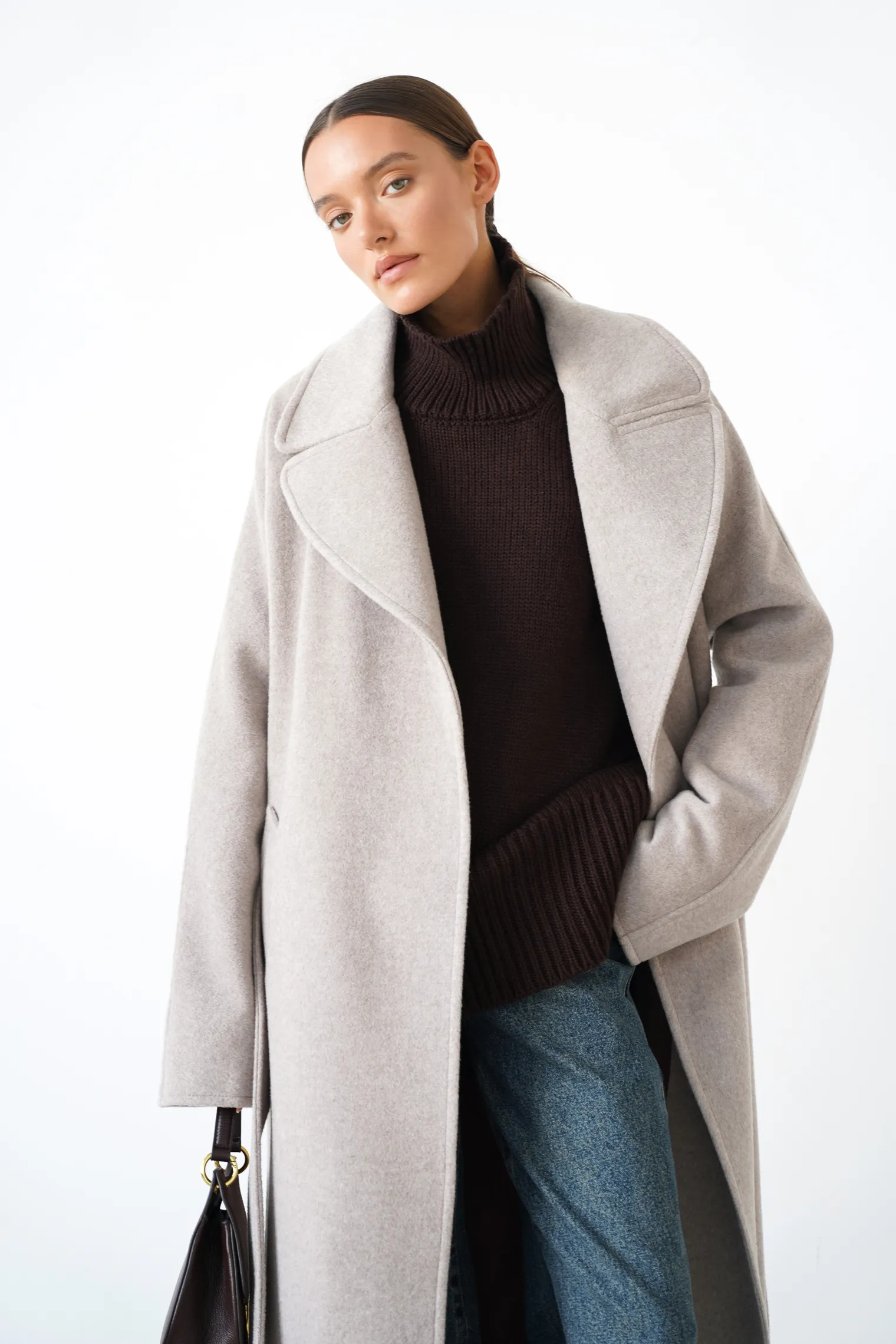 Пальто-халат с цельнокройным рукавом цвета капучино фото 1