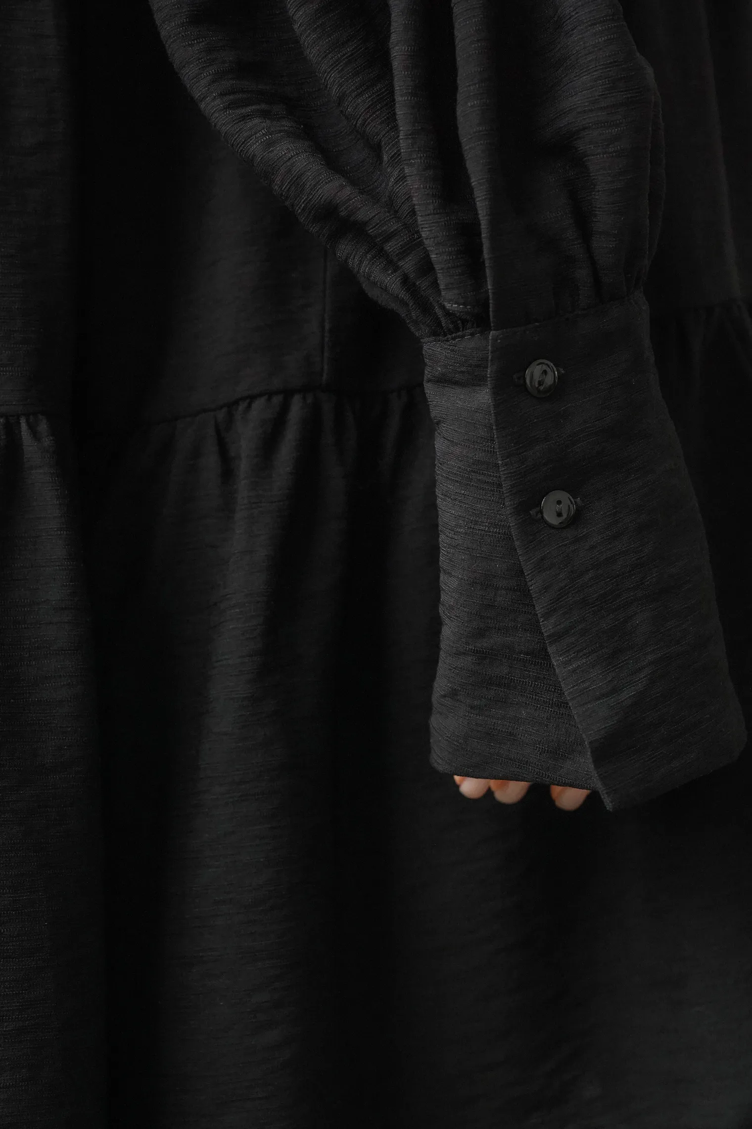 Платье свободного кроя ярусное чёрного цвета фото 2