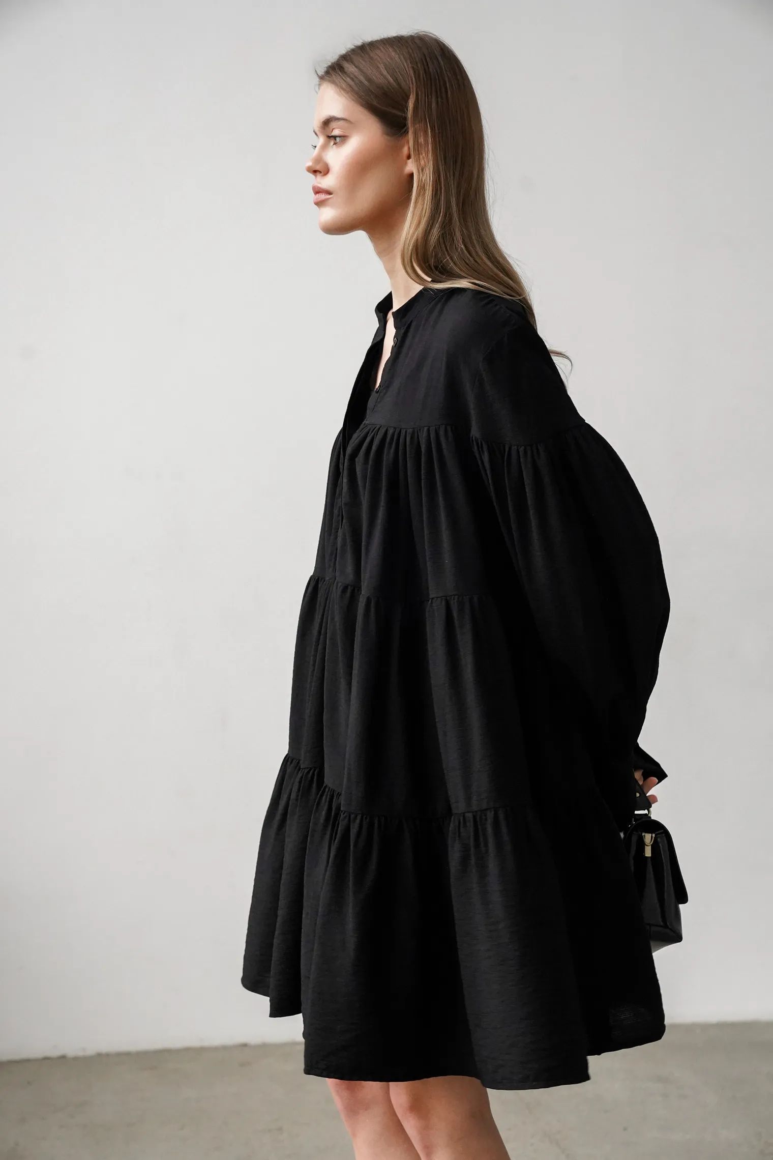Платье свободного кроя ярусное чёрного цвета фото 7