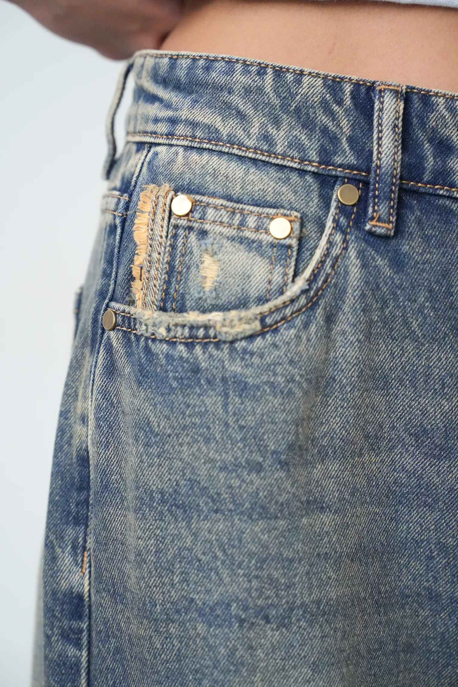 Джинсы свободного кроя в винтажном стиле синего цвета фото 2