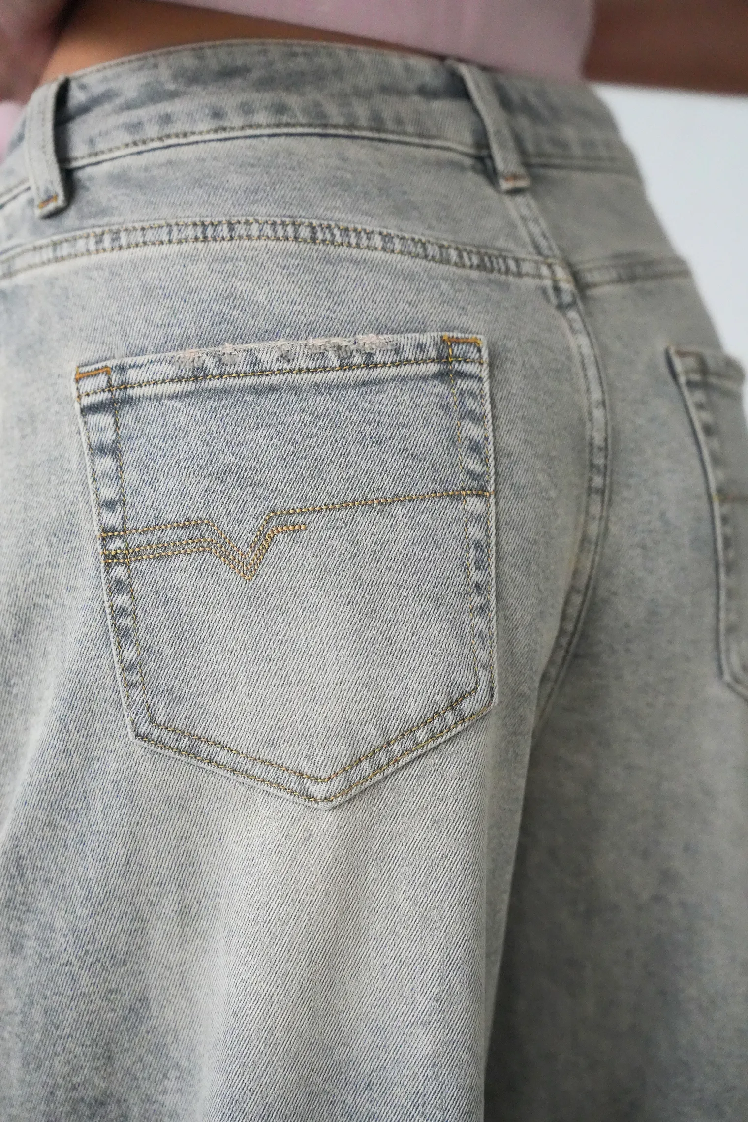 Джинсы свободного кроя в винтажном стиле серого цвета фото 6